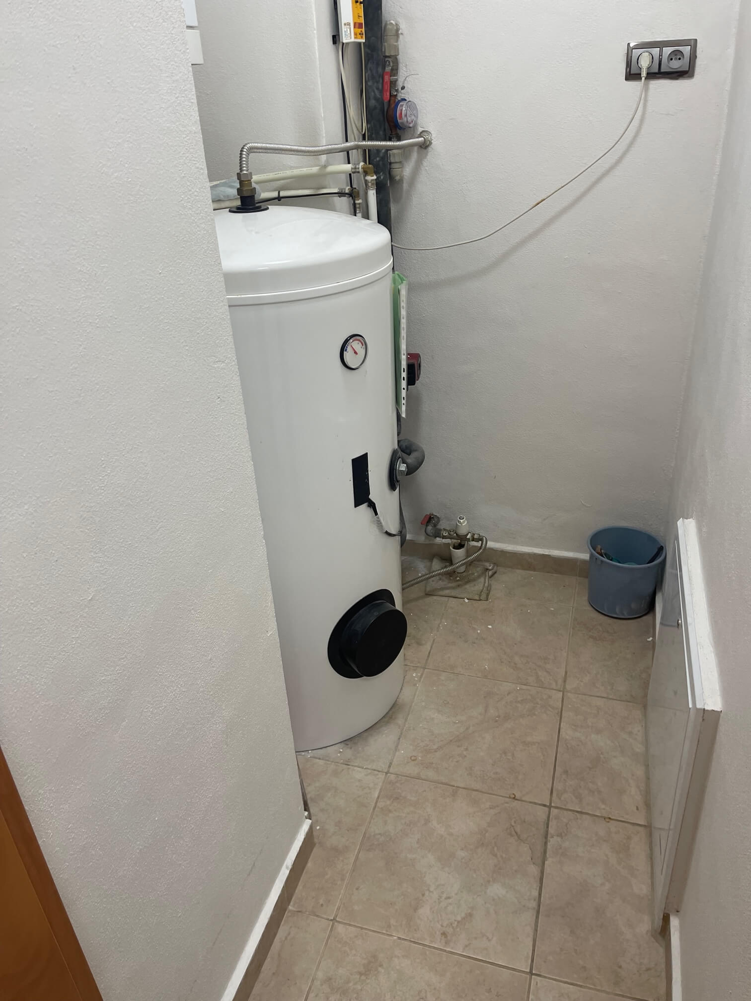 Prenajaté: 3 izbový byt, Vajnorská, úžitková plocha 113m2, plus loggia 8m2, balkón 6m2, pivnica, garáž, 2 parkovacie miesta vonku-29