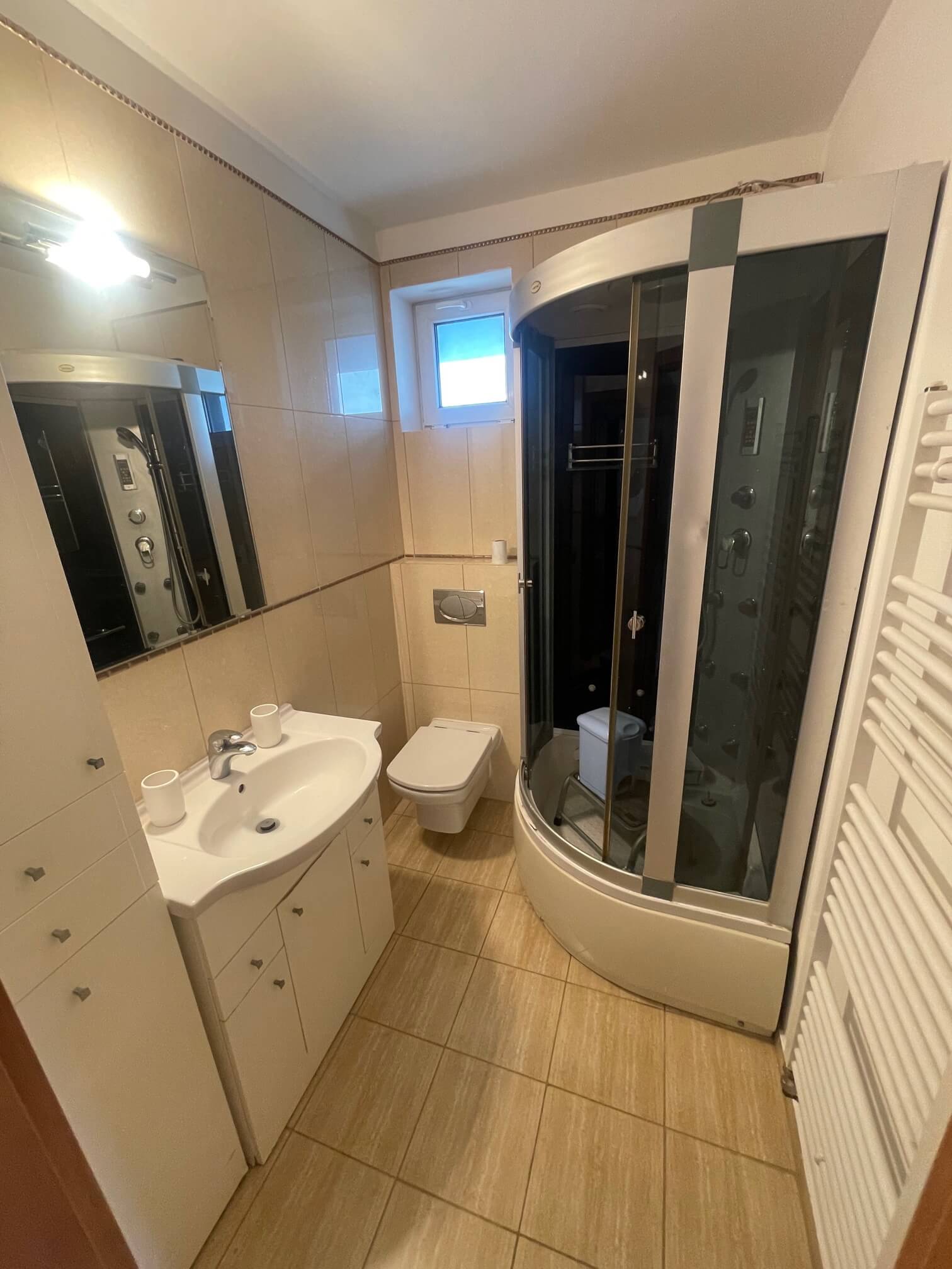 Prenajaté: 3 izbový byt, Vajnorská, úžitková plocha 113m2, plus loggia 8m2, balkón 6m2, pivnica, garáž, 2 parkovacie miesta vonku-25