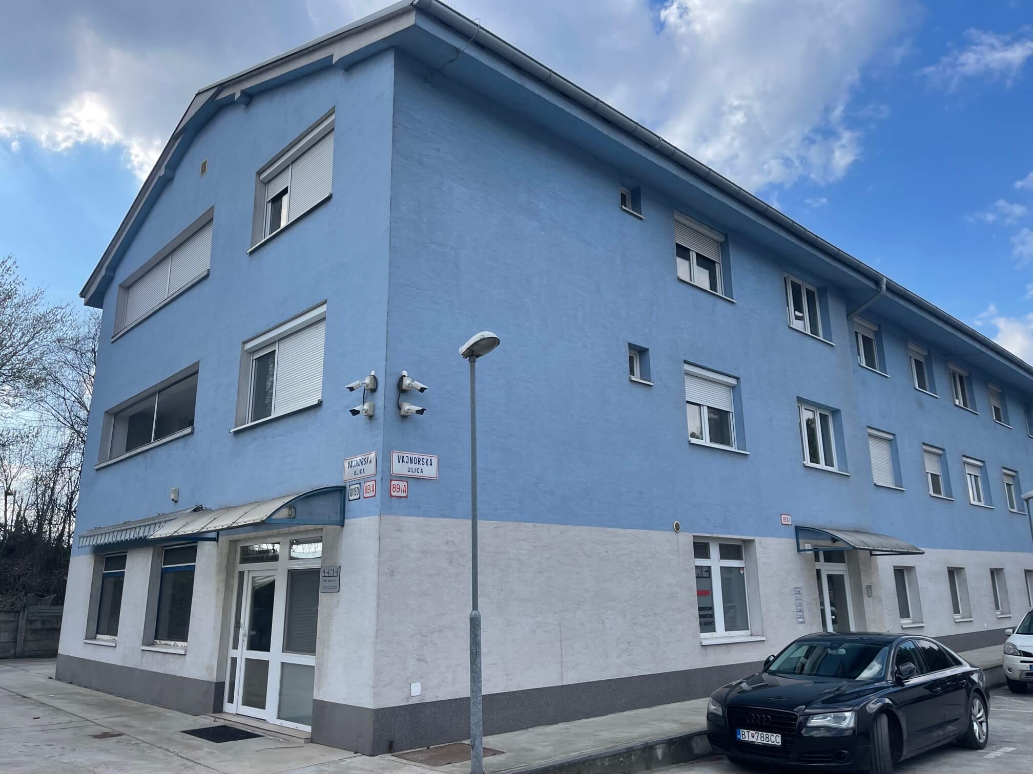 Prenajaté: 3 izbový byt, Vajnorská, úžitková plocha 113m2, plus loggia 8m2, balkón 6m2, pivnica, garáž, 2 parkovacie miesta vonku-33