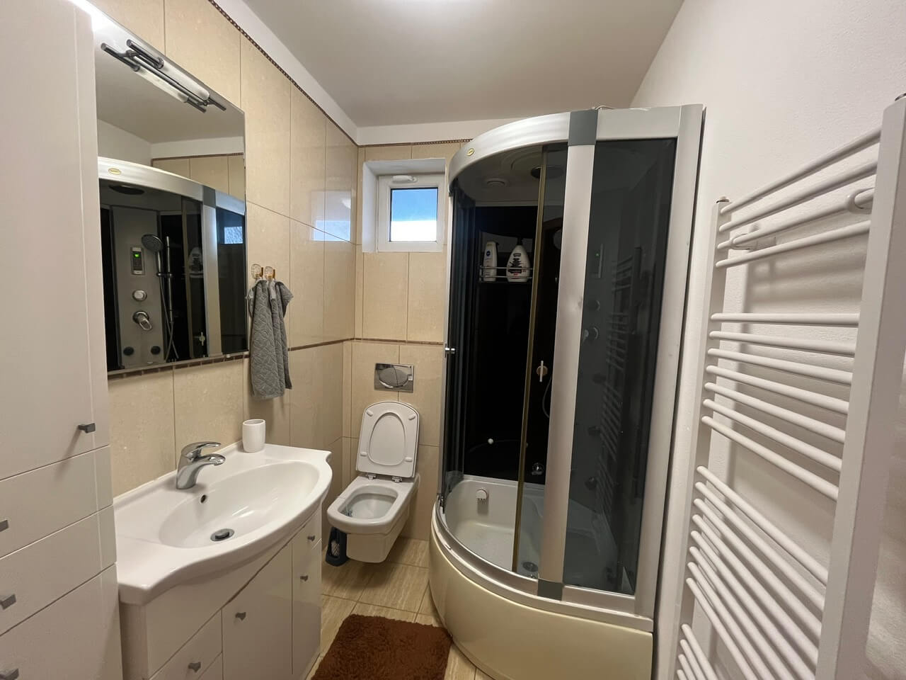 Prenajaté: 3 izbový byt, Vajnorská, úžitková plocha 113m2, plus loggia 8m2, balkón 6m2, pivnica, garáž, 2 parkovacie miesta vonku-9