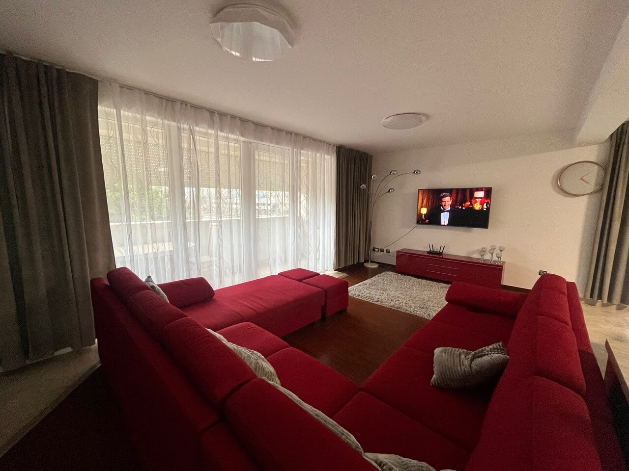 Prenajaté: 3 izbový byt, Vajnorská, úžitková plocha 113m2, plus loggia 8m2, balkón 6m2, pivnica, garáž, 2 parkovacie miesta vonku-0