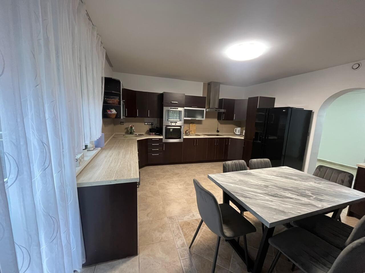 Prenajaté: 3 izbový byt, Vajnorská, úžitková plocha 113m2, plus loggia 8m2, balkón 6m2, pivnica, garáž, 2 parkovacie miesta vonku-5