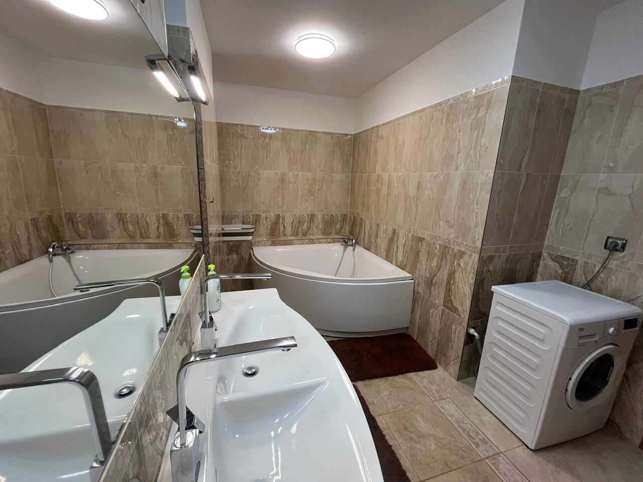 Prenajaté: 3 izbový byt, Vajnorská, úžitková plocha 113m2, plus loggia 8m2, balkón 6m2, pivnica, garáž, 2 parkovacie miesta vonku-17