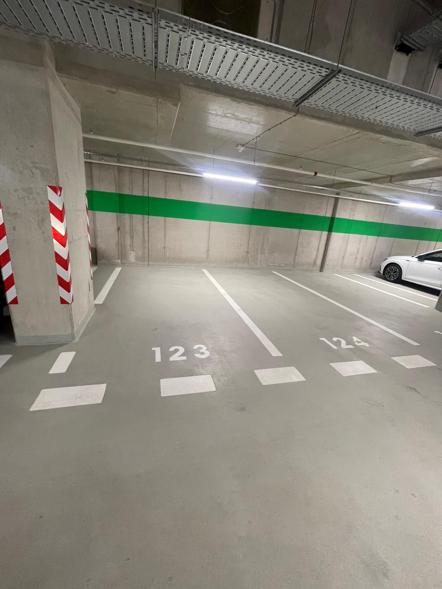 Predané: 2 Izbový byt,  Eurovea Tower, 56,4m2 úžitková, loggia 10,2m2, 33 poschodie, kobka 3,10 m2, Garážové miesto-29