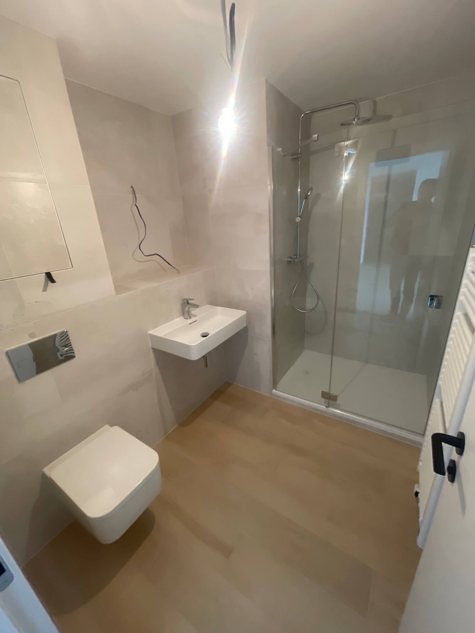 Predané: 2 Izbový byt,  Eurovea Tower, 56,4m2 úžitková, loggia 10,2m2, 33 poschodie, kobka 3,10 m2, Garážové miesto-11