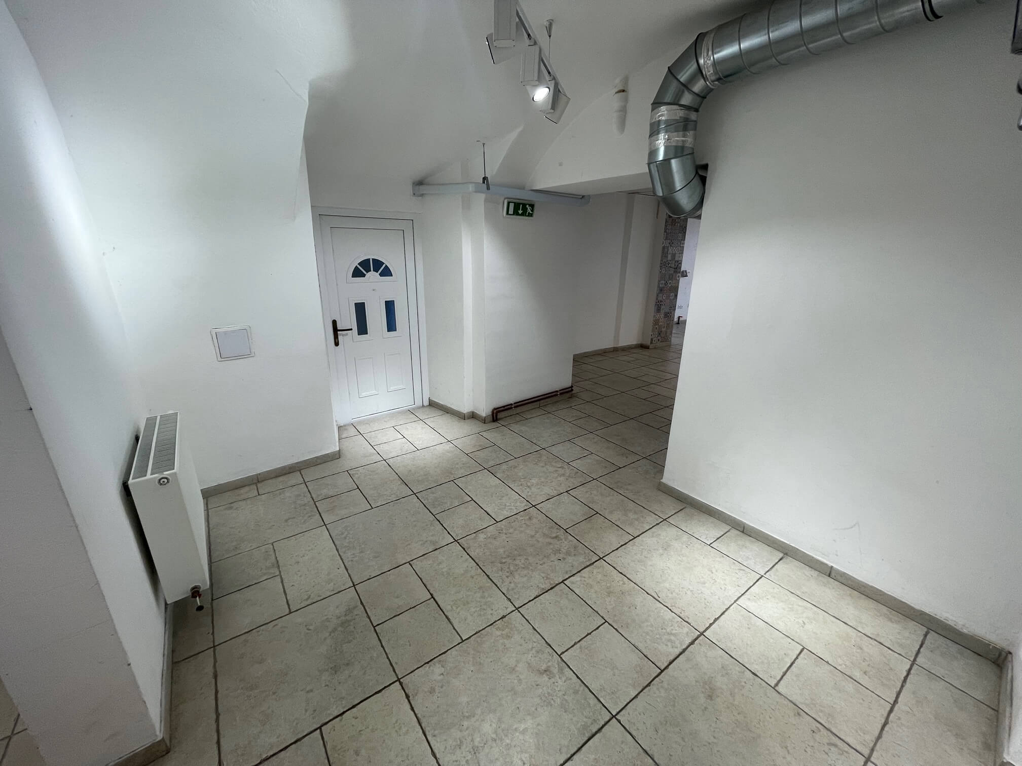 Prenajaté: Obchodný priestor na prenájom, 100m2, terasa 40m2, Centrum Obchodná-11