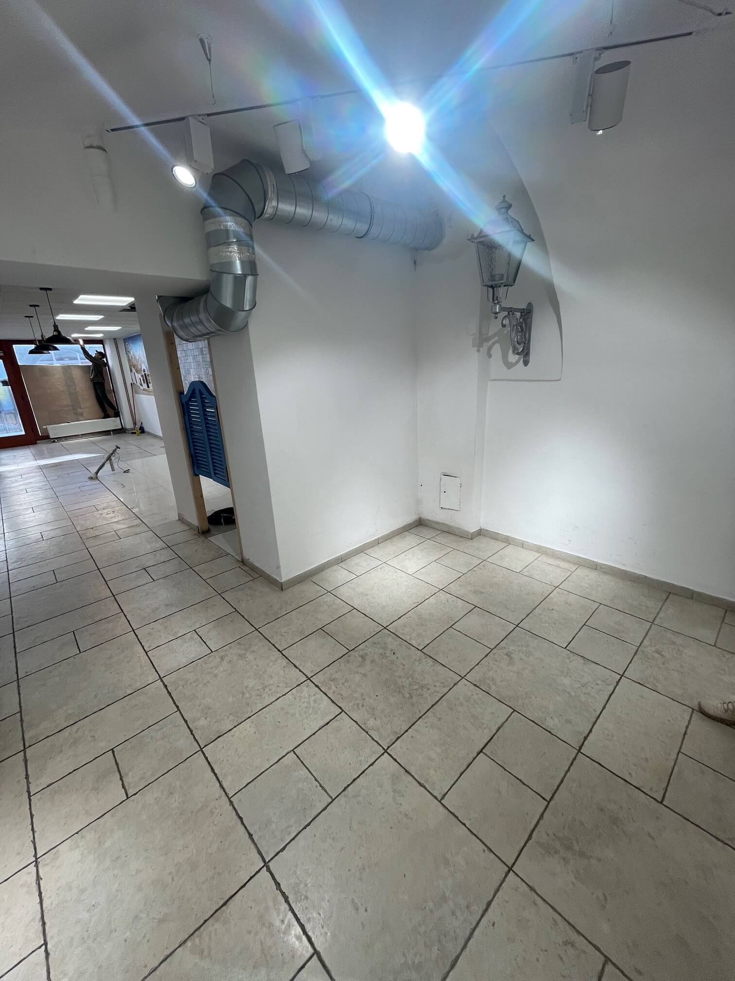 Prenajaté: Obchodný priestor na prenájom, 100m2, terasa 40m2, Centrum Obchodná-10