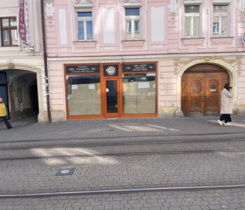 Prenajaté: Obchodný priestor na prenájom, 100m2, terasa 40m2, Centrum Obchodná-1
