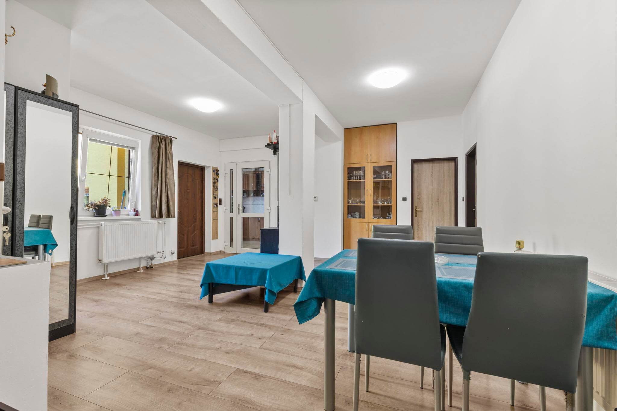 Veľký 9 izbový RD, 3 samostatné vstupy, úžitková 403m2, pozemok 666m2, Podunajské Biskupice-30