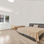 Veľký 9 izbový RD, 3 samostatné vstupy, úžitková 403m2, pozemok 666m2, Podunajské Biskupice-27