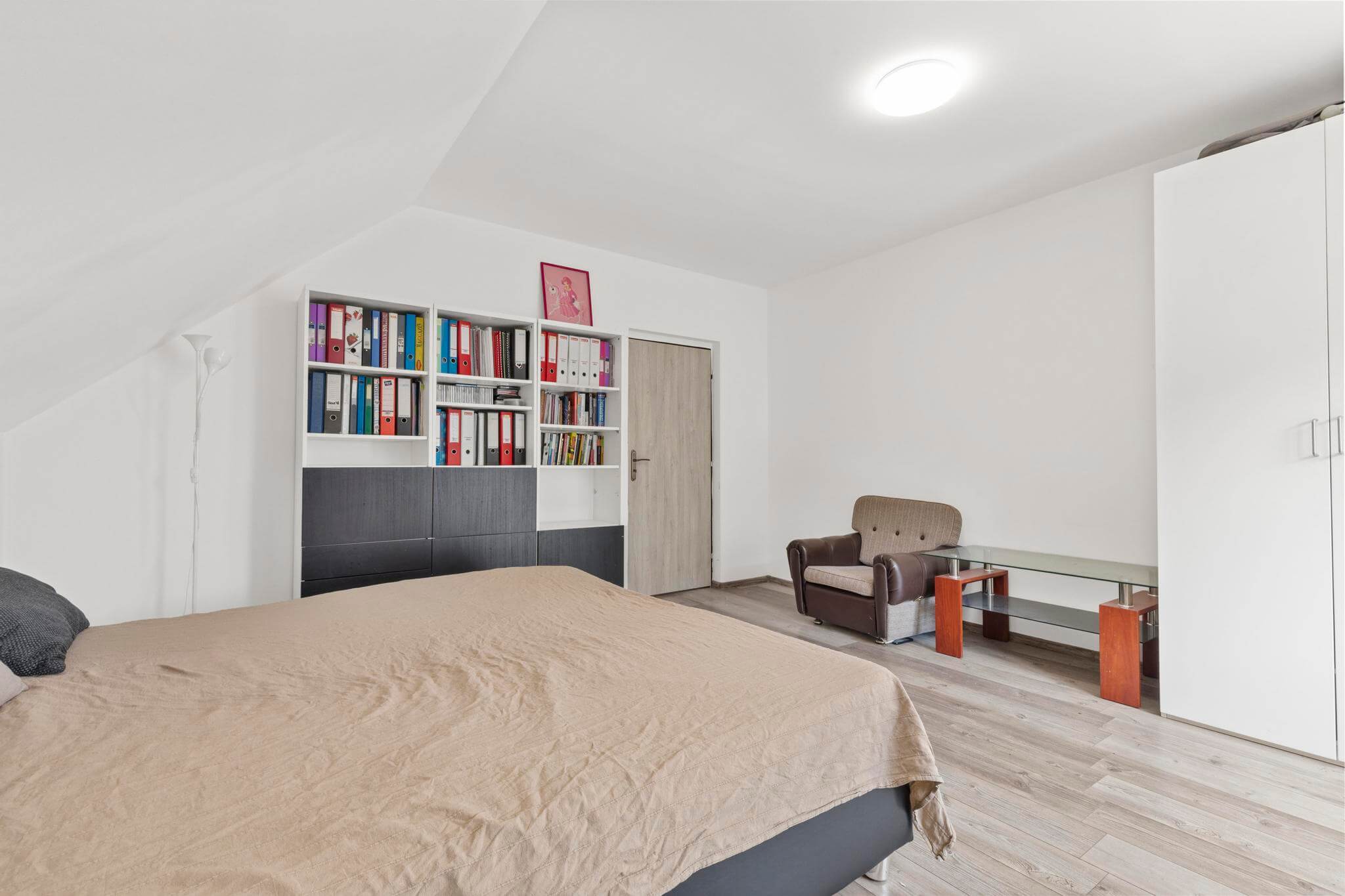 Veľký 9 izbový RD, 3 samostatné vstupy, úžitková 403m2, pozemok 666m2, Podunajské Biskupice-26
