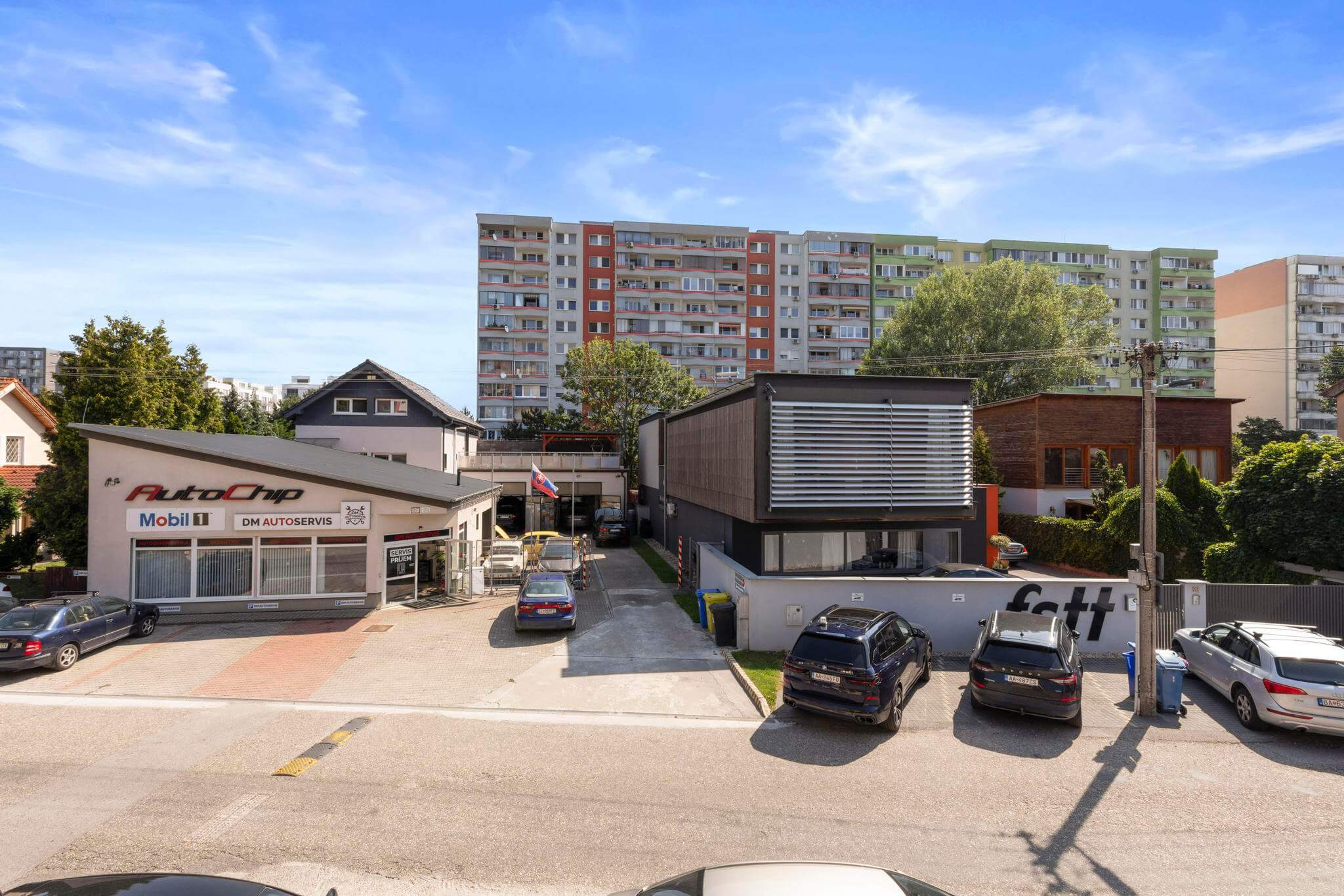 Veľký 9 izbový RD, 3 samostatné vstupy, úžitková 403m2, pozemok 666m2, Podunajské Biskupice-25