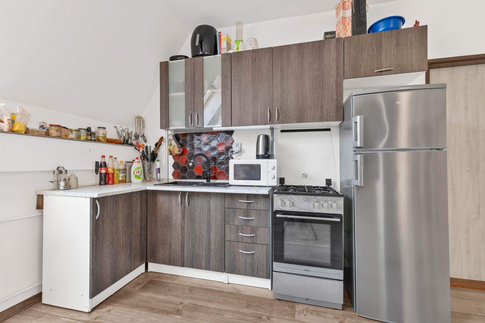 Veľký 9 izbový RD, 3 samostatné vstupy, úžitková 403m2, pozemok 666m2, Podunajské Biskupice-20