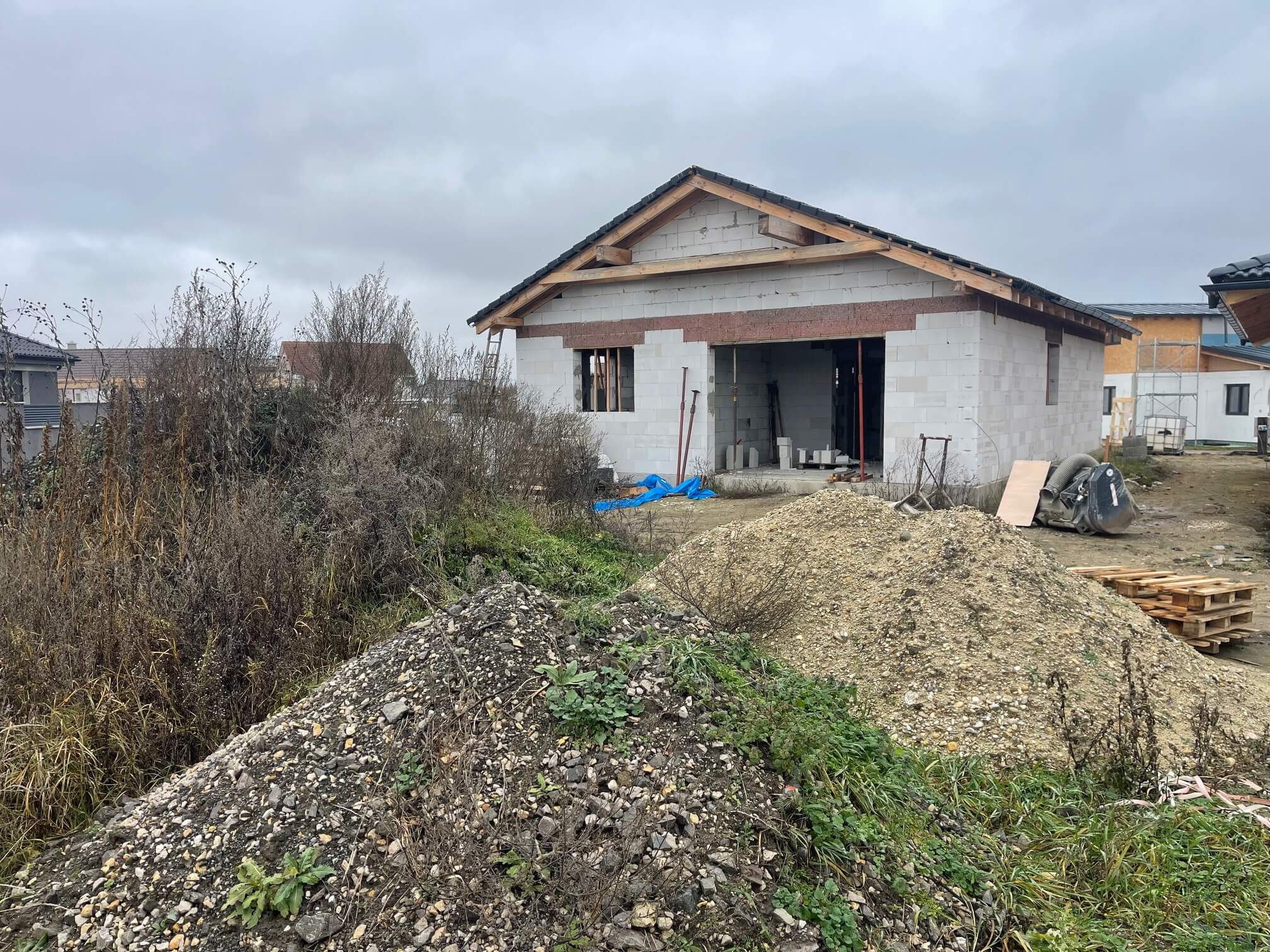 Predané: Predaj rozostavaného RD, dokončený 04/26, úžitková 105m2, pozemok 560m2, Gajary-2