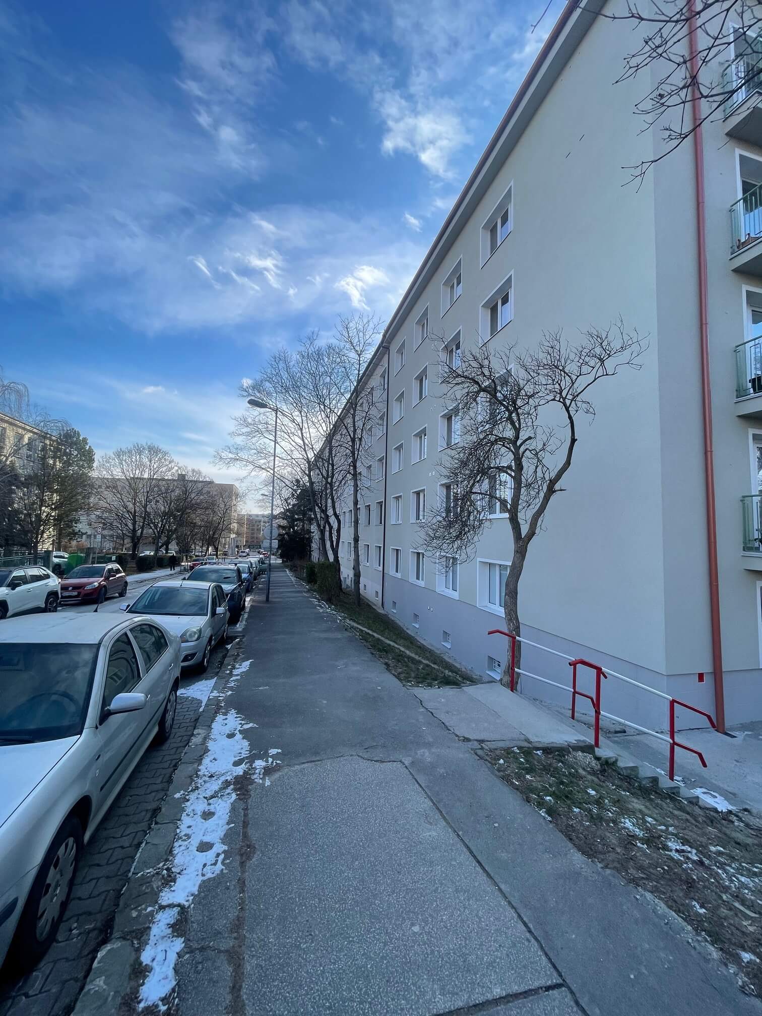 Predané: 3 izbový byt, úžitková plocha 79,52m2, čiastočne prerobený, Šuňavcova, Nové Mesto-24