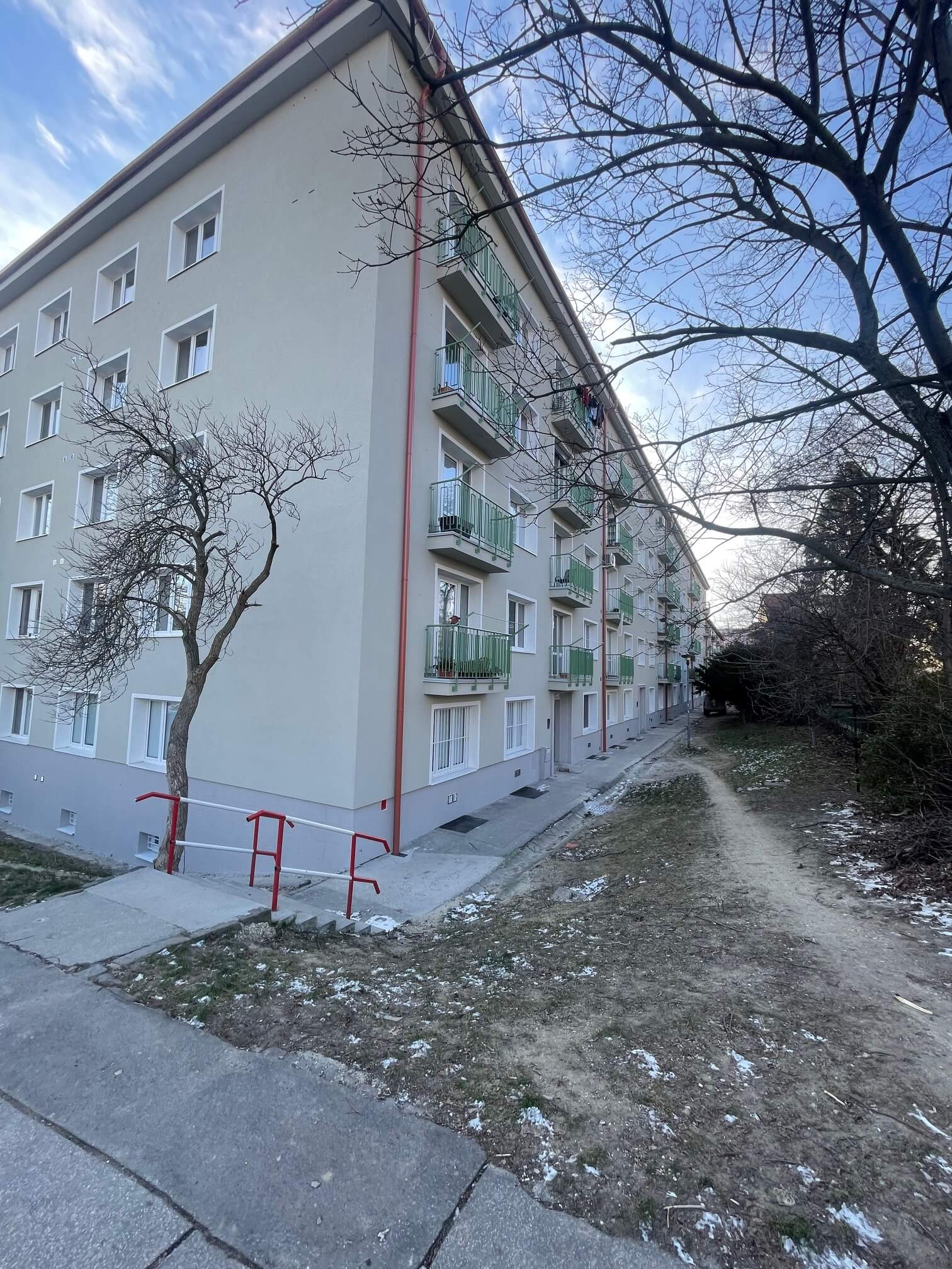 Predané: 3 izbový byt, úžitková plocha 79,52m2, čiastočne prerobený, Šuňavcova, Nové Mesto-22