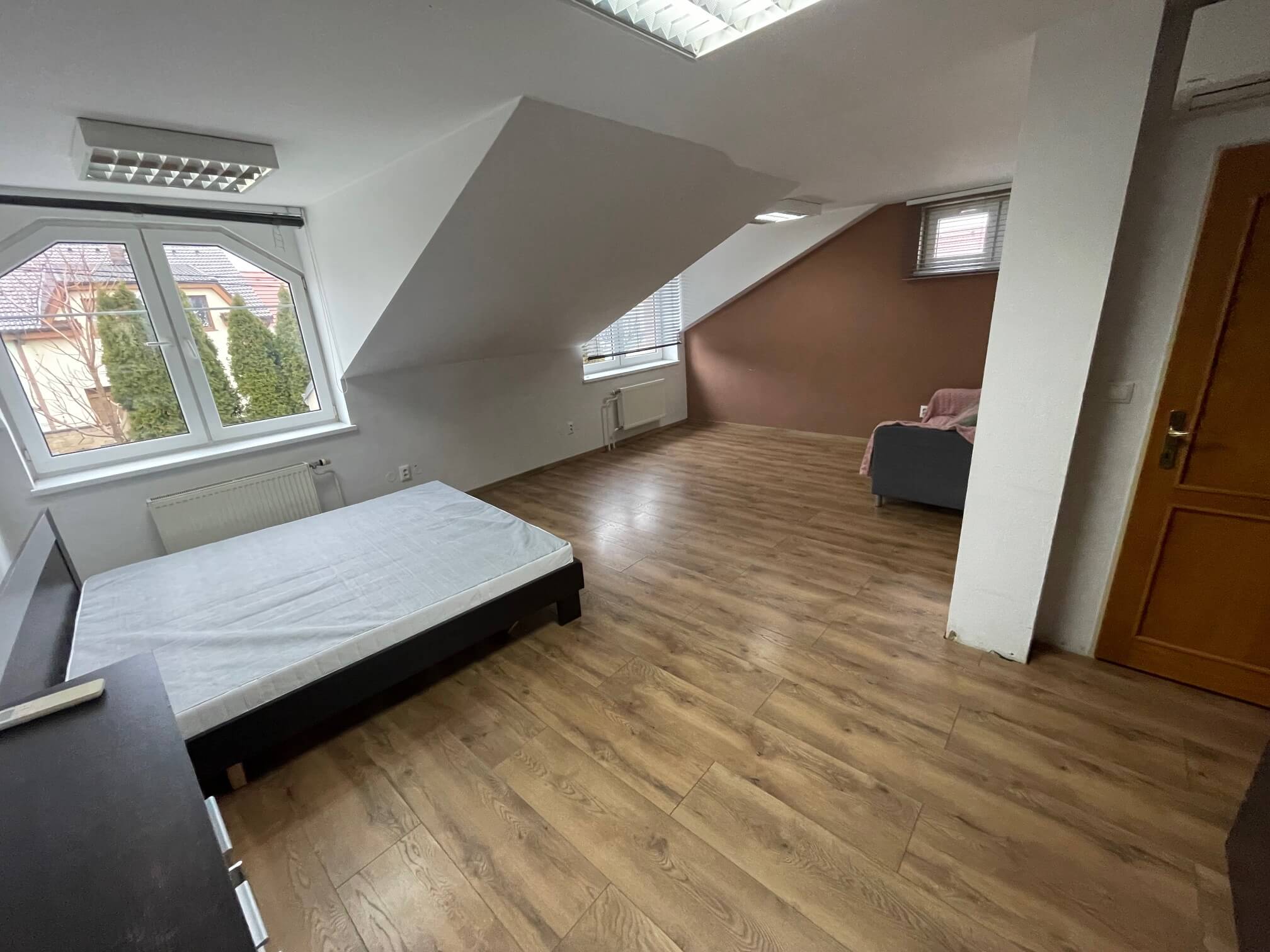 Prenajaté: Prenájom 6 izbový rodinný dom vhodný na bývanie aj na kancelárske účely, lokalita Trnávka, ul. Bencúrova, BA II.-27