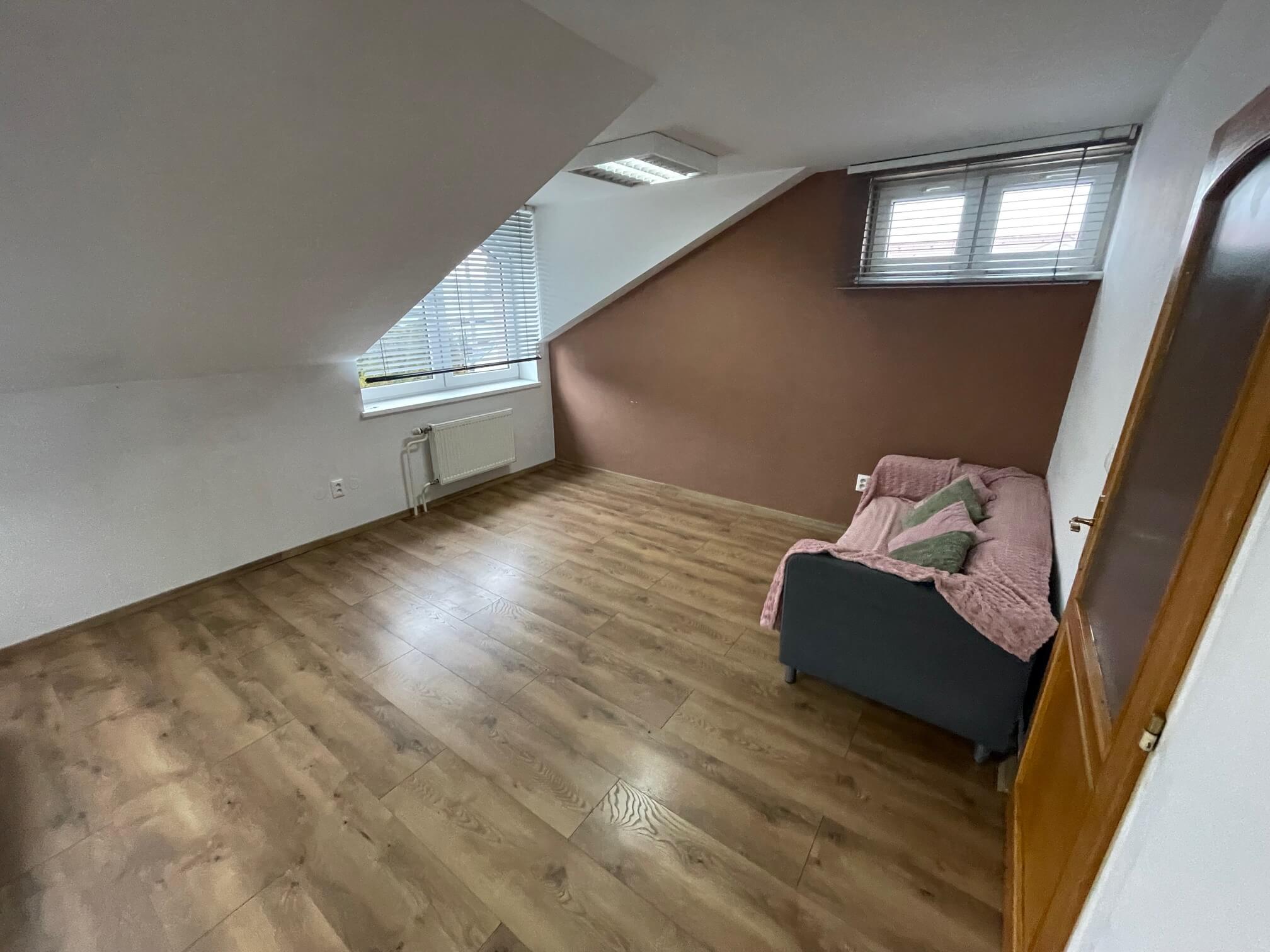 Prenajaté: Prenájom 6 izbový rodinný dom vhodný na bývanie aj na kancelárske účely, lokalita Trnávka, ul. Bencúrova, BA II.-26