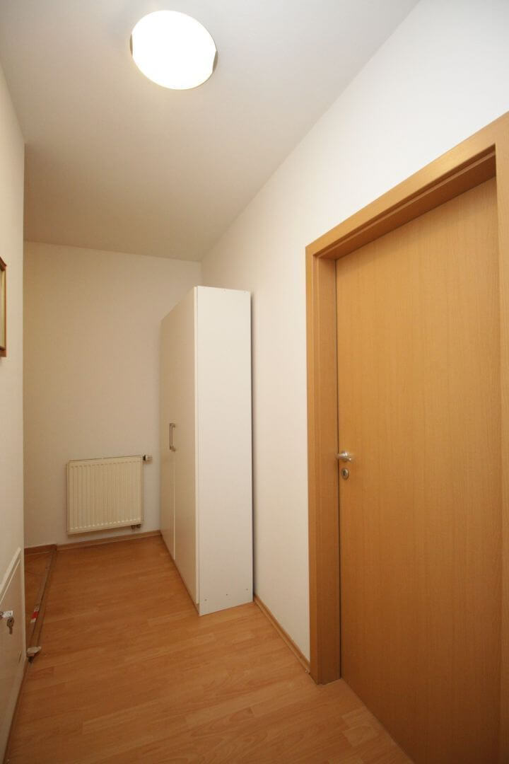 2 izbový byt, úžitková 44,7m2, rok výstavby 2006, zariadený, parkovacie státie, Zádunajská cesta 6, pri Auparku-18