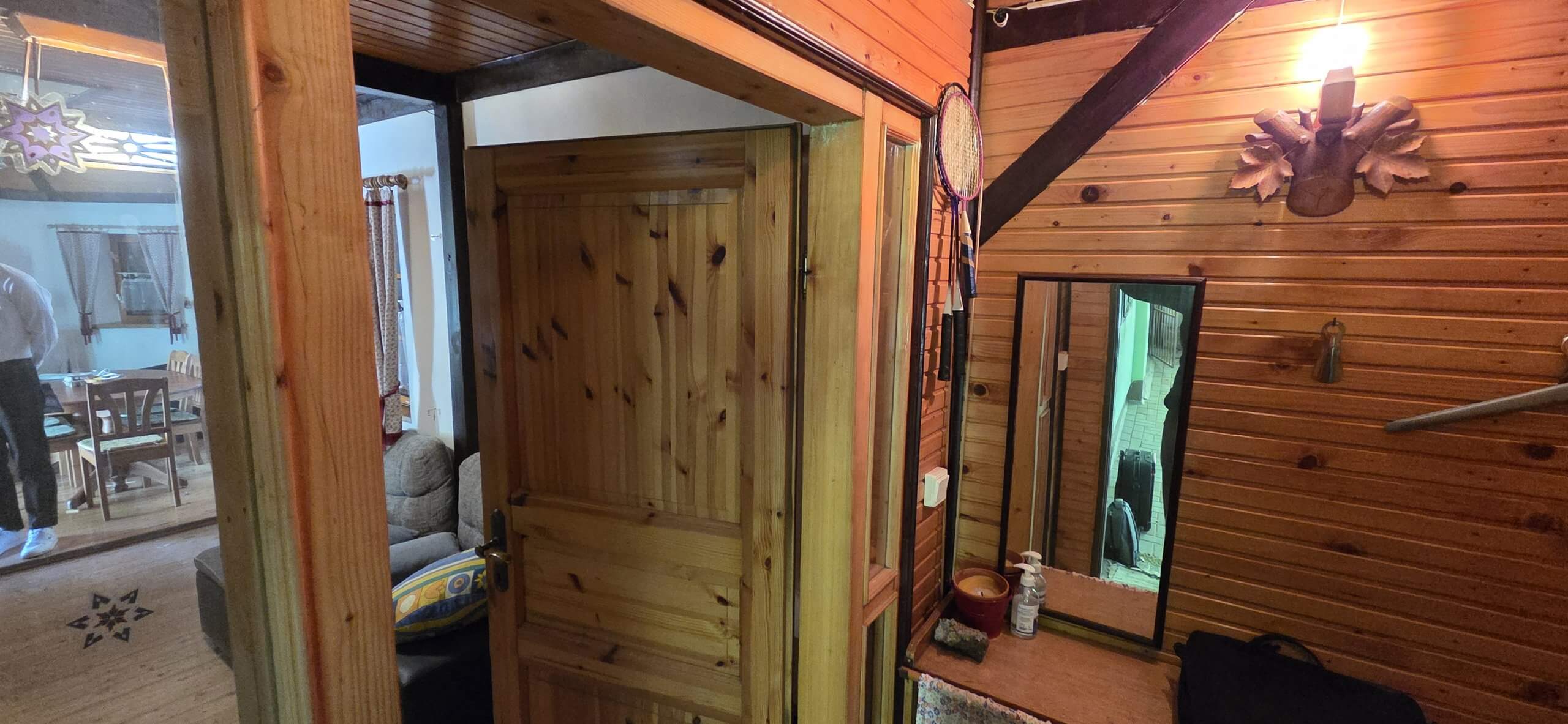 Chata v lese pri Modre, CHKO za Zochovou Chatou, 3 izby, dvojposchodova, úžitková 70m2-49