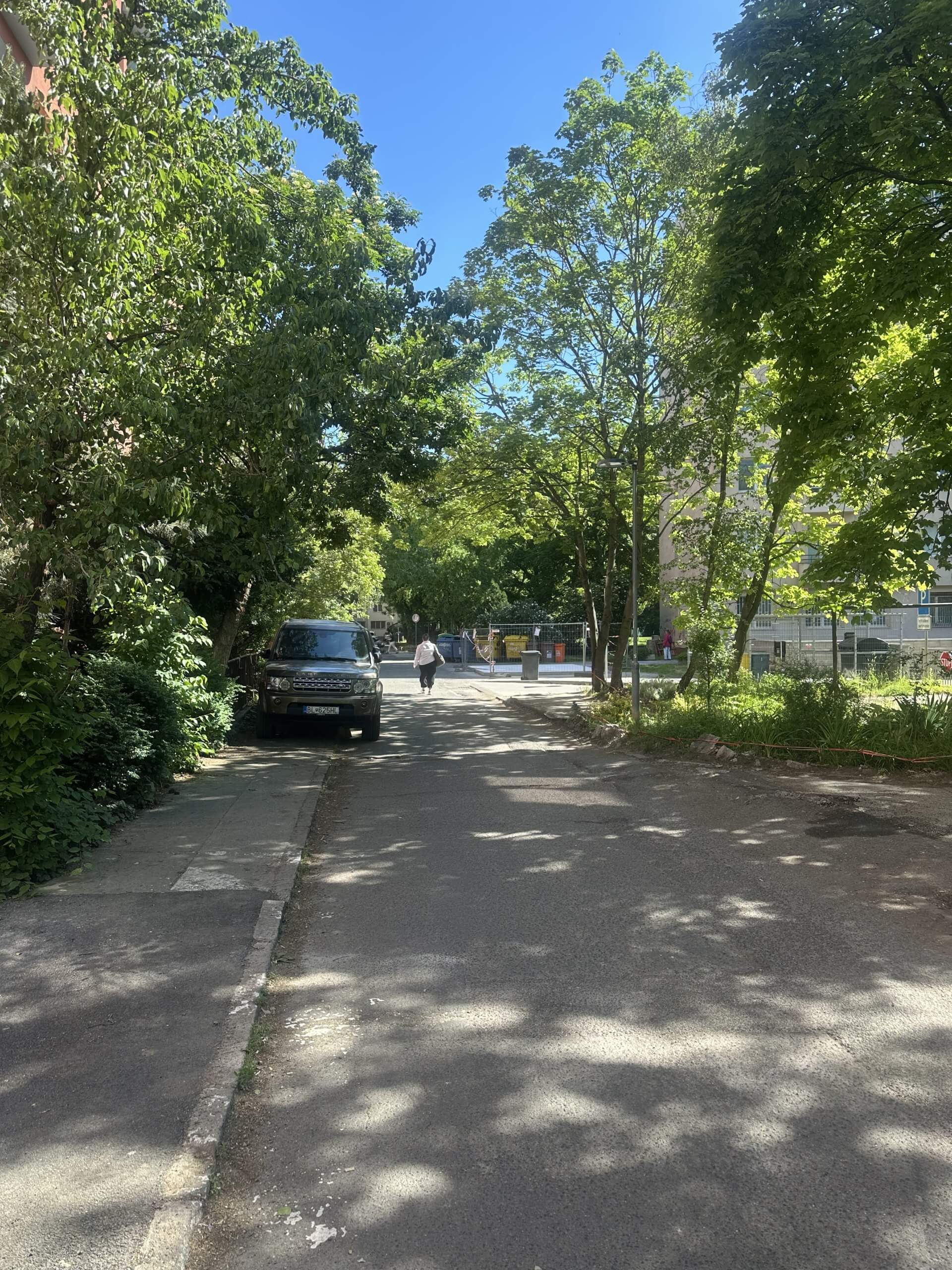 4 izbový byt, kompletne zrekonštruovaný, úžitková 88m2, 2 balkóny, Pivnica 5,9 m2, Krížna 24, Bratislava-22