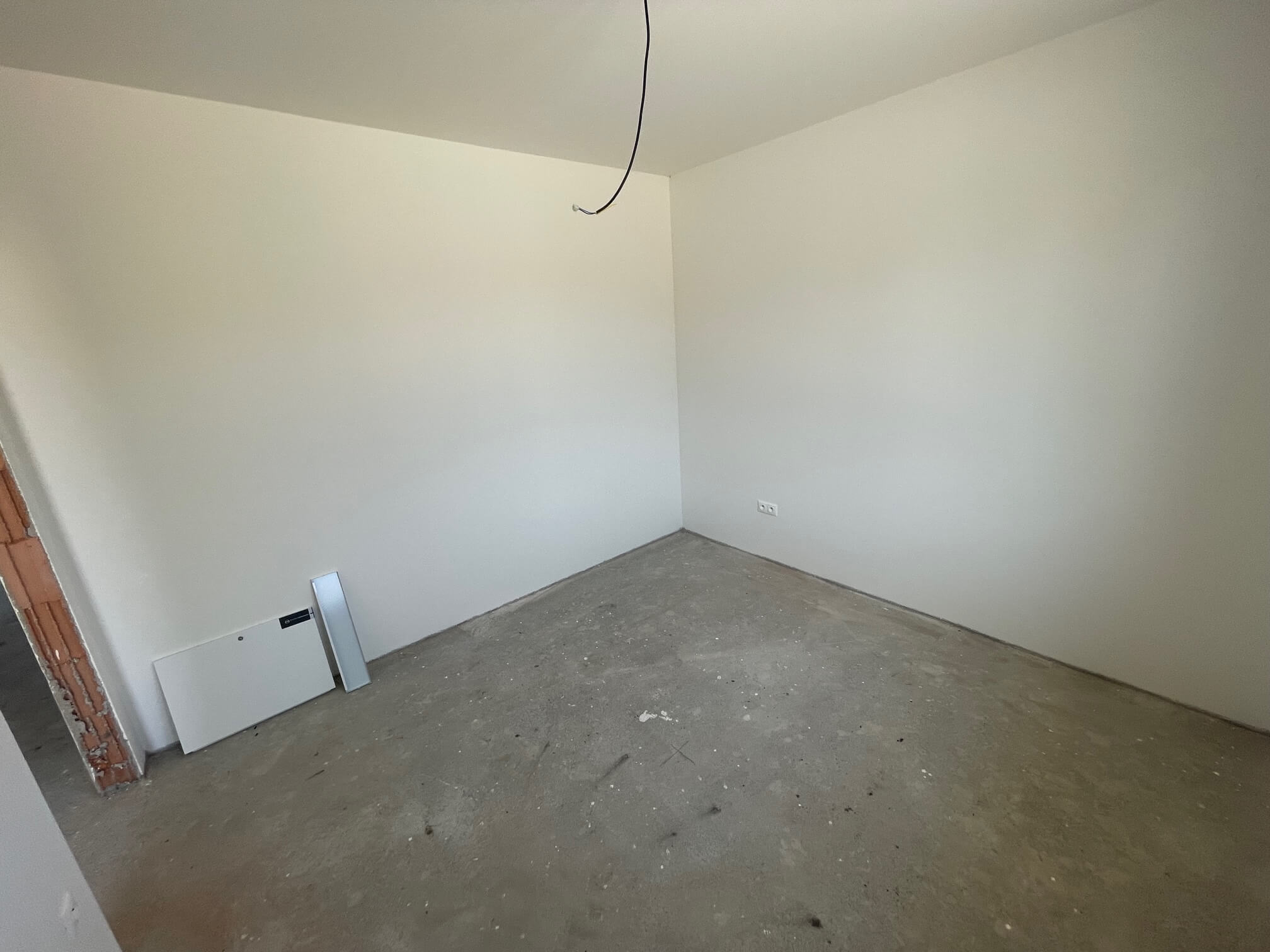 Novostavba 4-izbový rodinný dom v tichej časti Šenkvíc, úžitková 96m2, pozemok 410m2, parkovanie-13