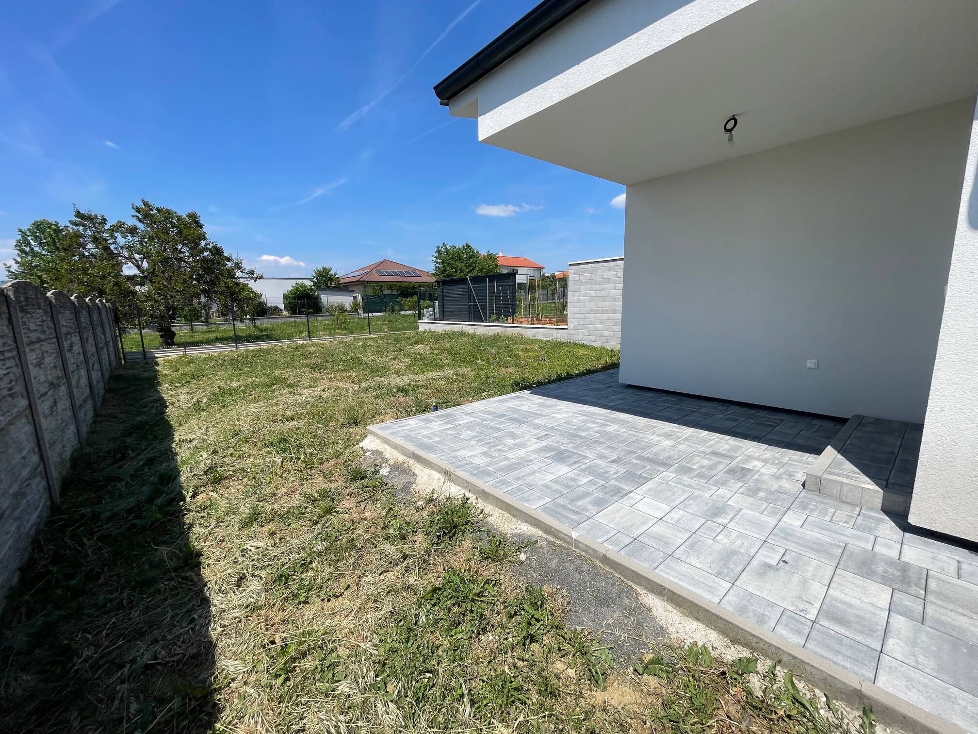 Novostavba 4-izbový rodinný dom, Šenkvice, úžitková 88,25m2, pozemok 400m2, 3 parkovania, výborná dostupnosť do Bratislavy-1