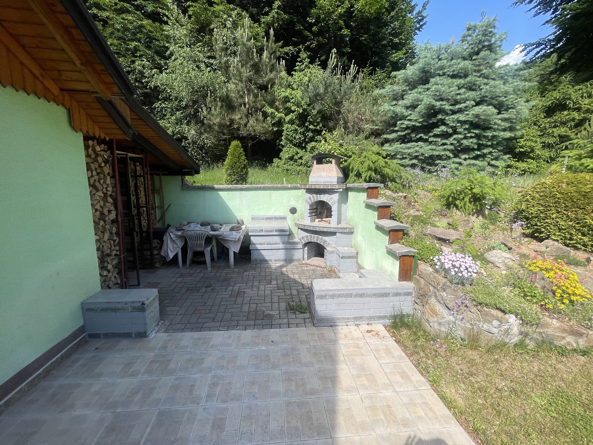 Chata v lese pri Modre, CHKO za Zochovou Chatou, 3 izby, dvojposchodova, úžitková 70m2-19