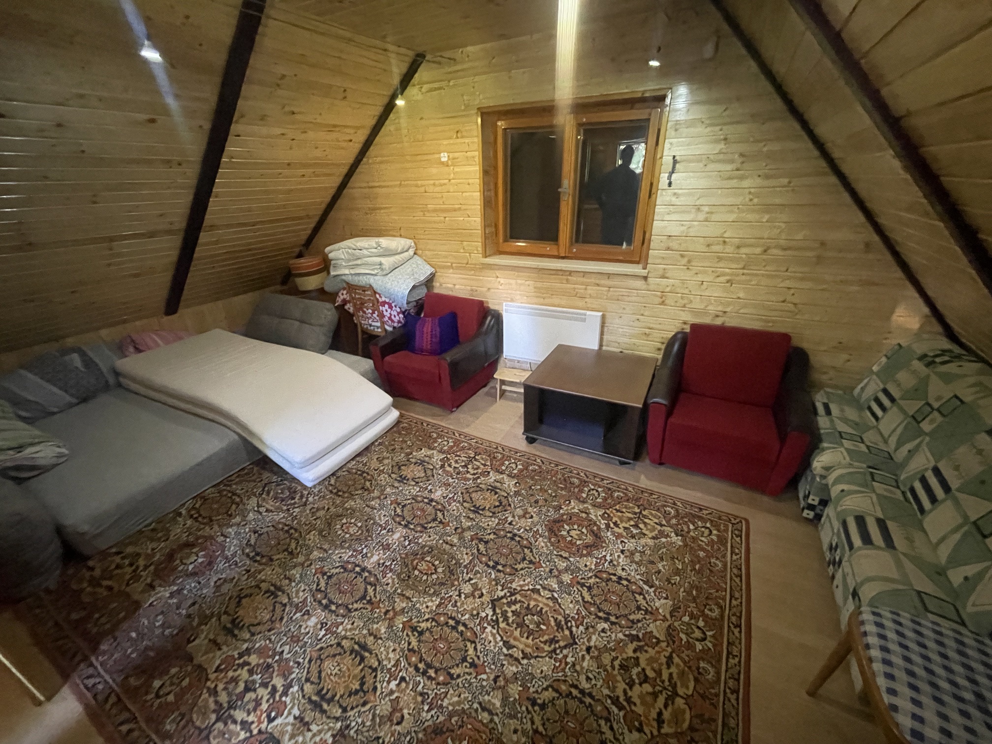 Chata v lese pri Modre, CHKO za Zochovou Chatou, 3 izby, dvojposchodova, úžitková 70m2-17