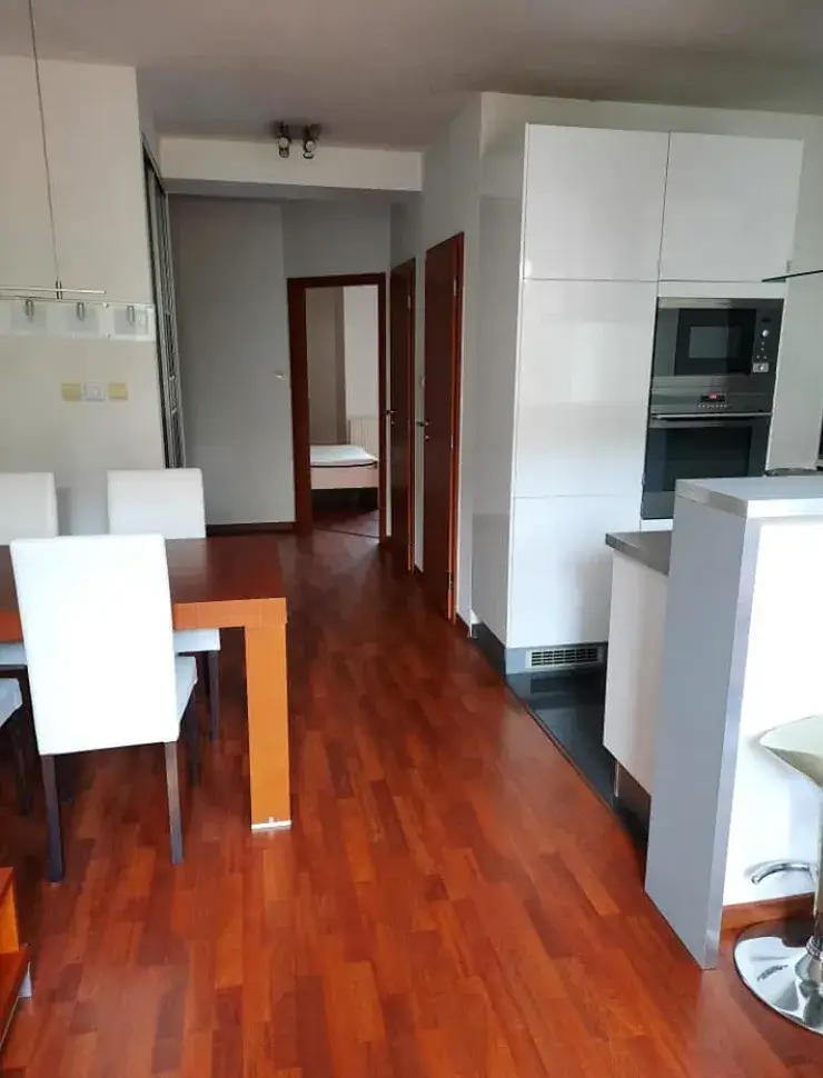 Priestranný 3-izbový byt s veľkou terasou 44m2, úžitková 70,10 m2, Bratislavy – Vajnory-1