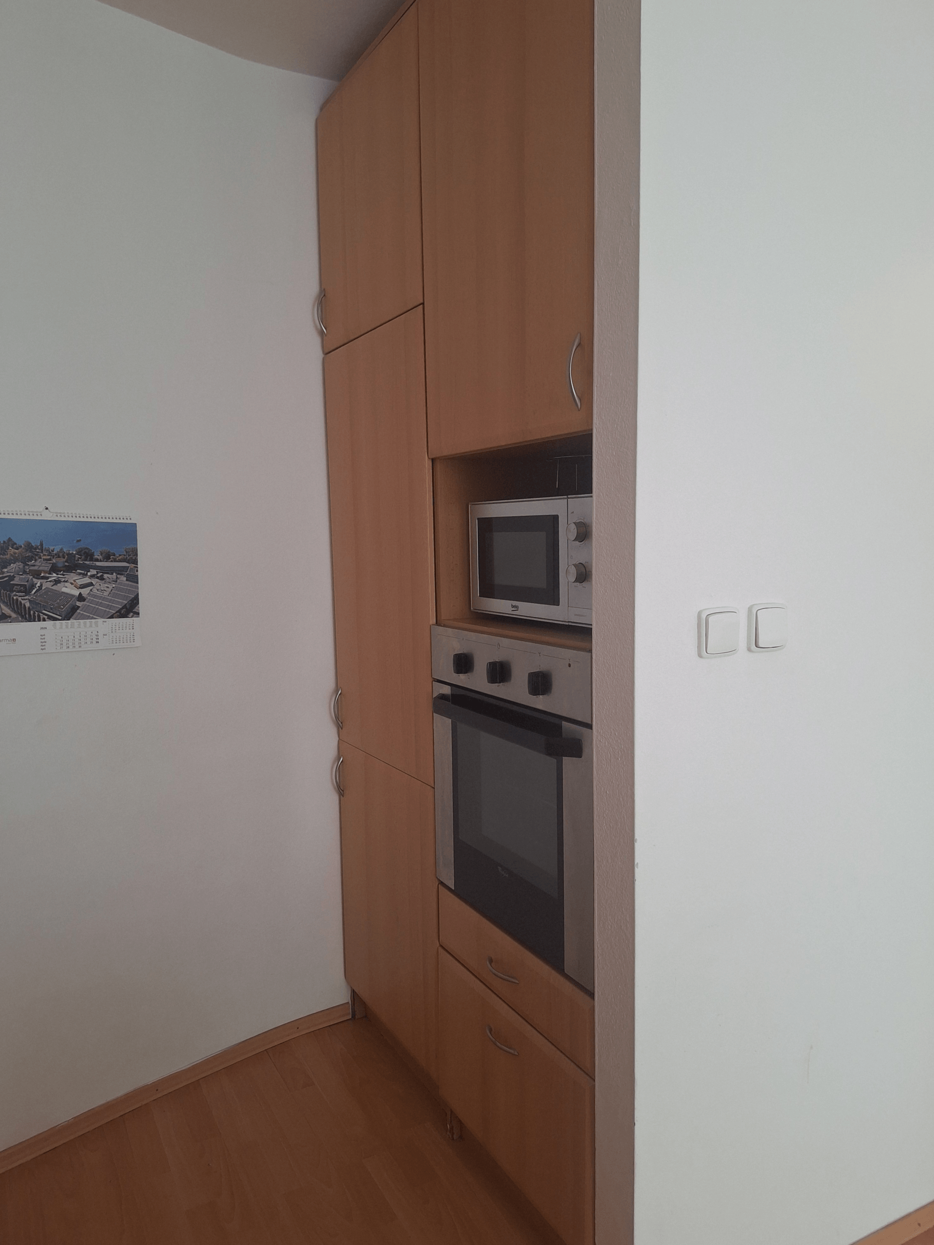 2 izbový byt, úžitková 44,7m2, rok výstavby 2006, zariadený, parkovacie státie, Zádunajská cesta 6, pri Auparku-5