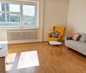 Priestranný 4-izbový byt 98m2, s dvoma lodžiami 15,7m2, s výhľadom, Martinengová ulica,  v prestížnej lokalite pri Horskom parku-0
