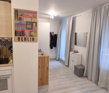 Garsonka, Staré mesto, Námestie 1 Mája,  úžitková 30m2,-3