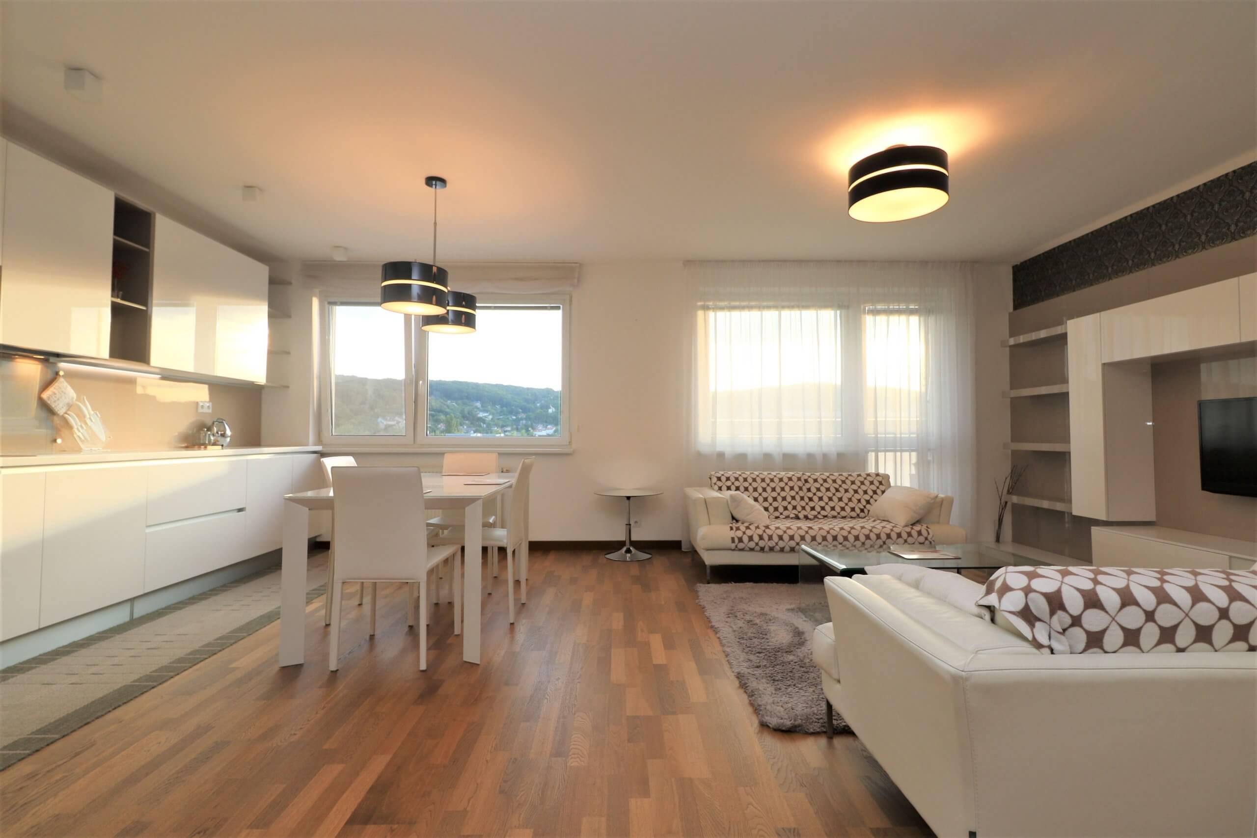 3-izbový byt  kompletne zariadený, 110m2, Saratovská, Bratislava – Dúbravka-1