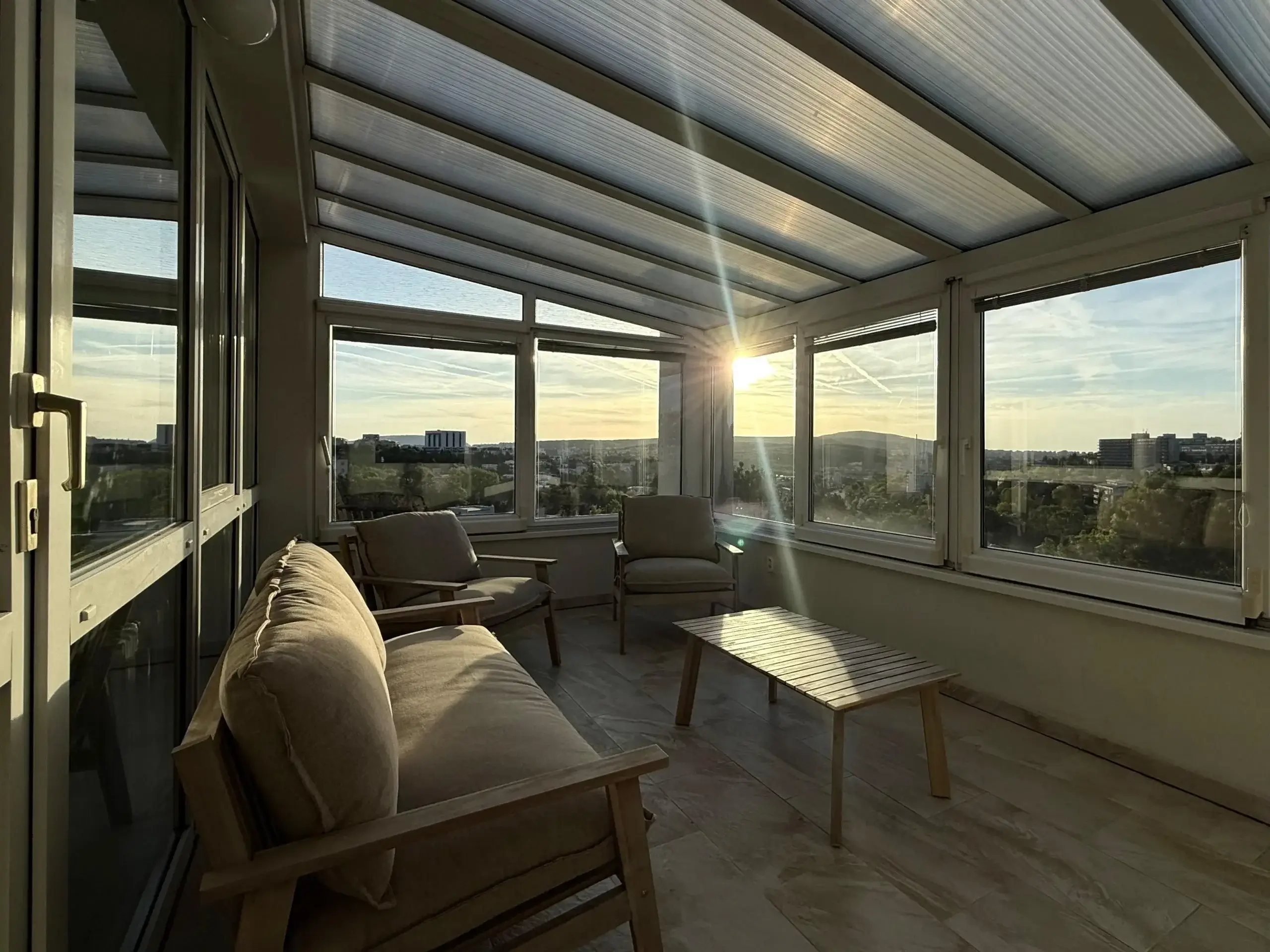 3-izbový byt s terasou po kompletnej rekonštrukcii, úžitková 98 m², Tajovského 1, Bratislava – Staré Mesto-5