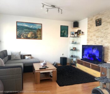 3 izbový byt, v centre Senca, ulica Pribinová 5, úžitková 67m2, 4 poschodie-0