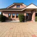 Rodinná vila 3 podlažná, 6 izbová, úžitková plocha 420m2, pozemok 4030m2, 15m vykurovaný bazén, Limbach-6