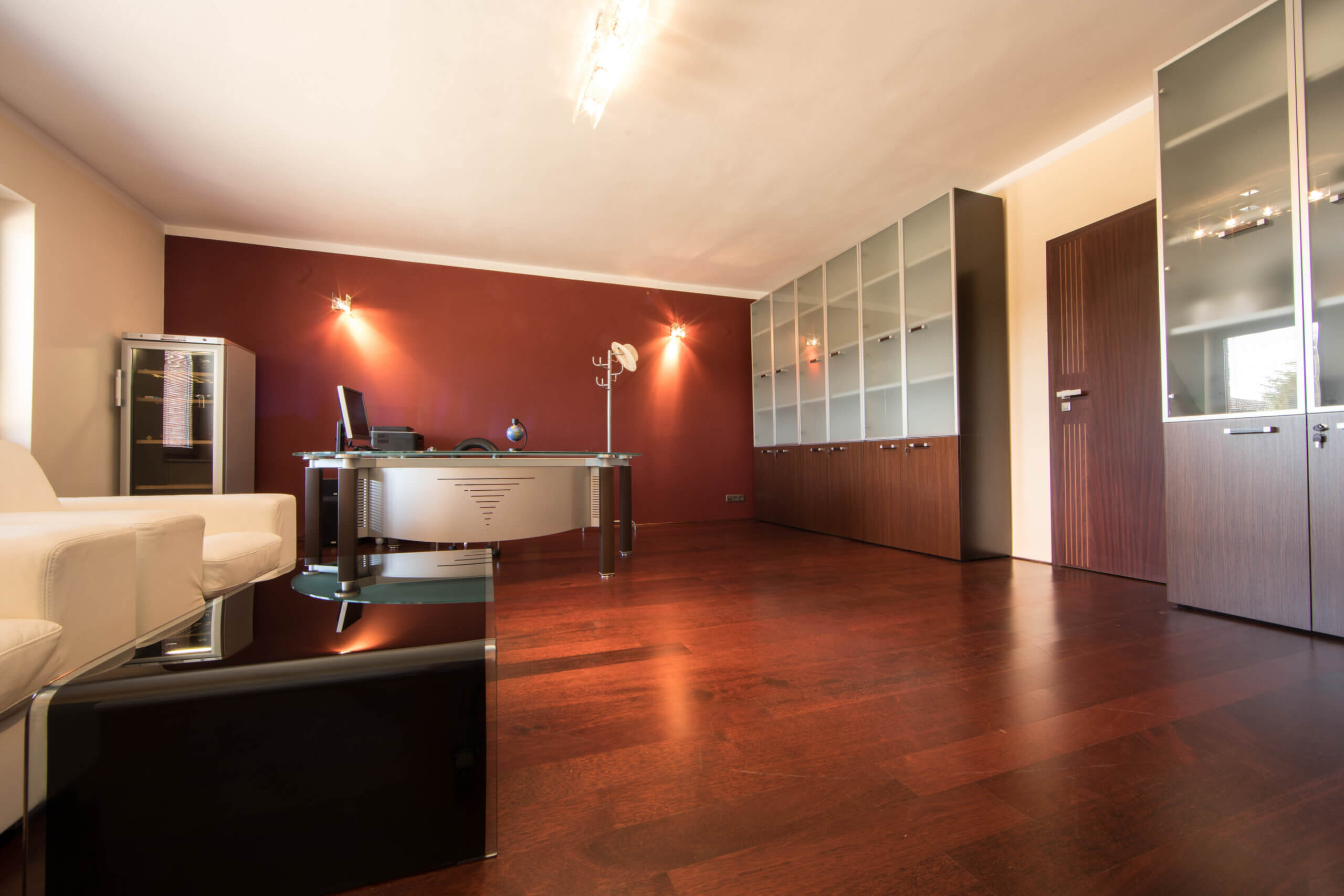 Rodinná vila 3 podlažná, 6 izbová, úžitková plocha 420m2, pozemok 4030m2, 15m vykurovaný bazén, Limbach-31