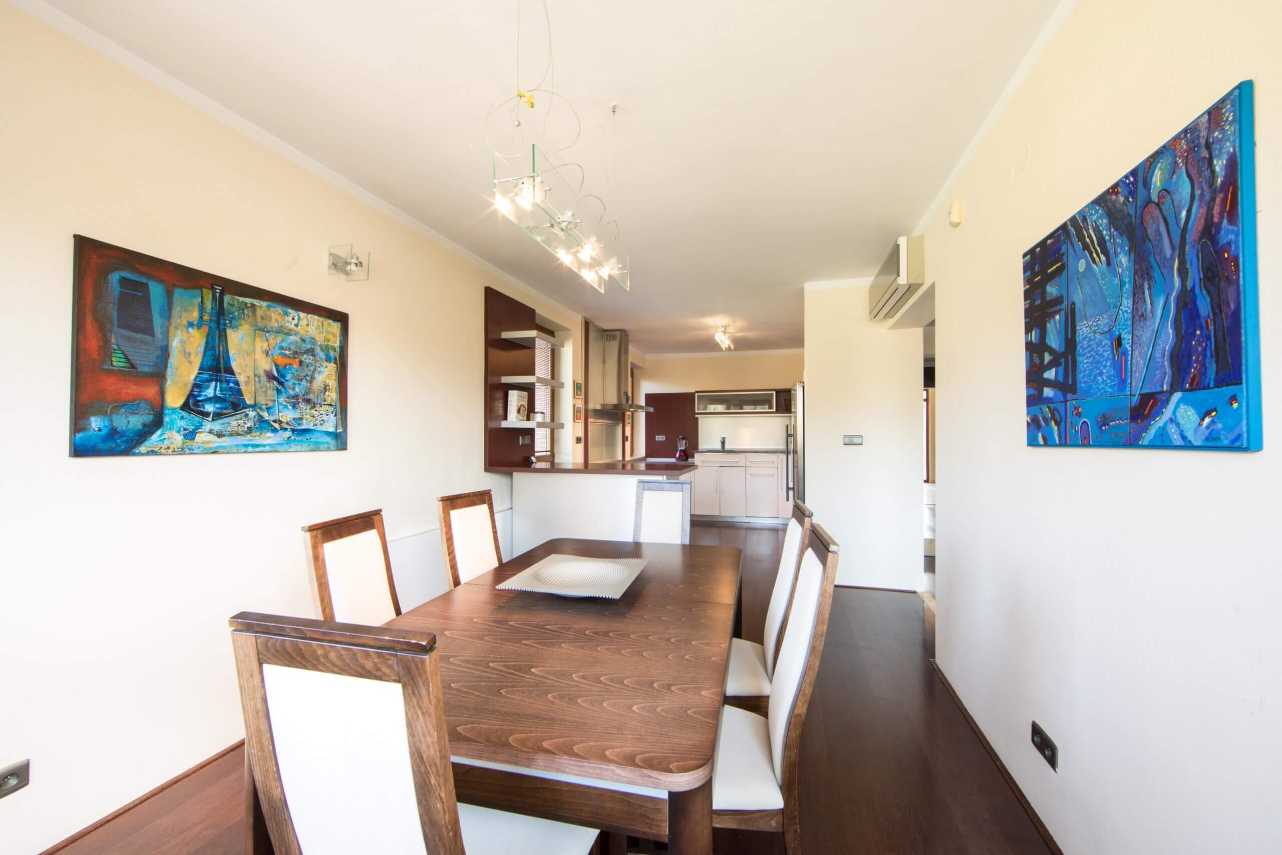 Rodinná vila 3 podlažná, 6 izbová, úžitková plocha 420m2, pozemok 4030m2, 15m vykurovaný bazén, Limbach-25