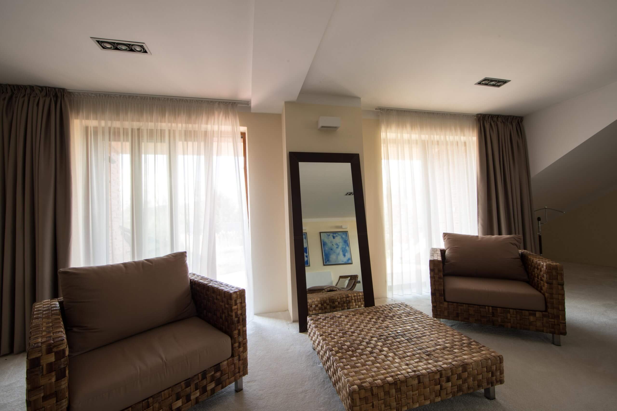 Rodinná vila 3 podlažná, 6 izbová, úžitková plocha 420m2, pozemok 4030m2, 15m vykurovaný bazén, Limbach-33