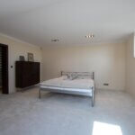 Rodinná vila 3 podlažná, 6 izbová, úžitková plocha 420m2, pozemok 4030m2, 15m vykurovaný bazén, Limbach-21
