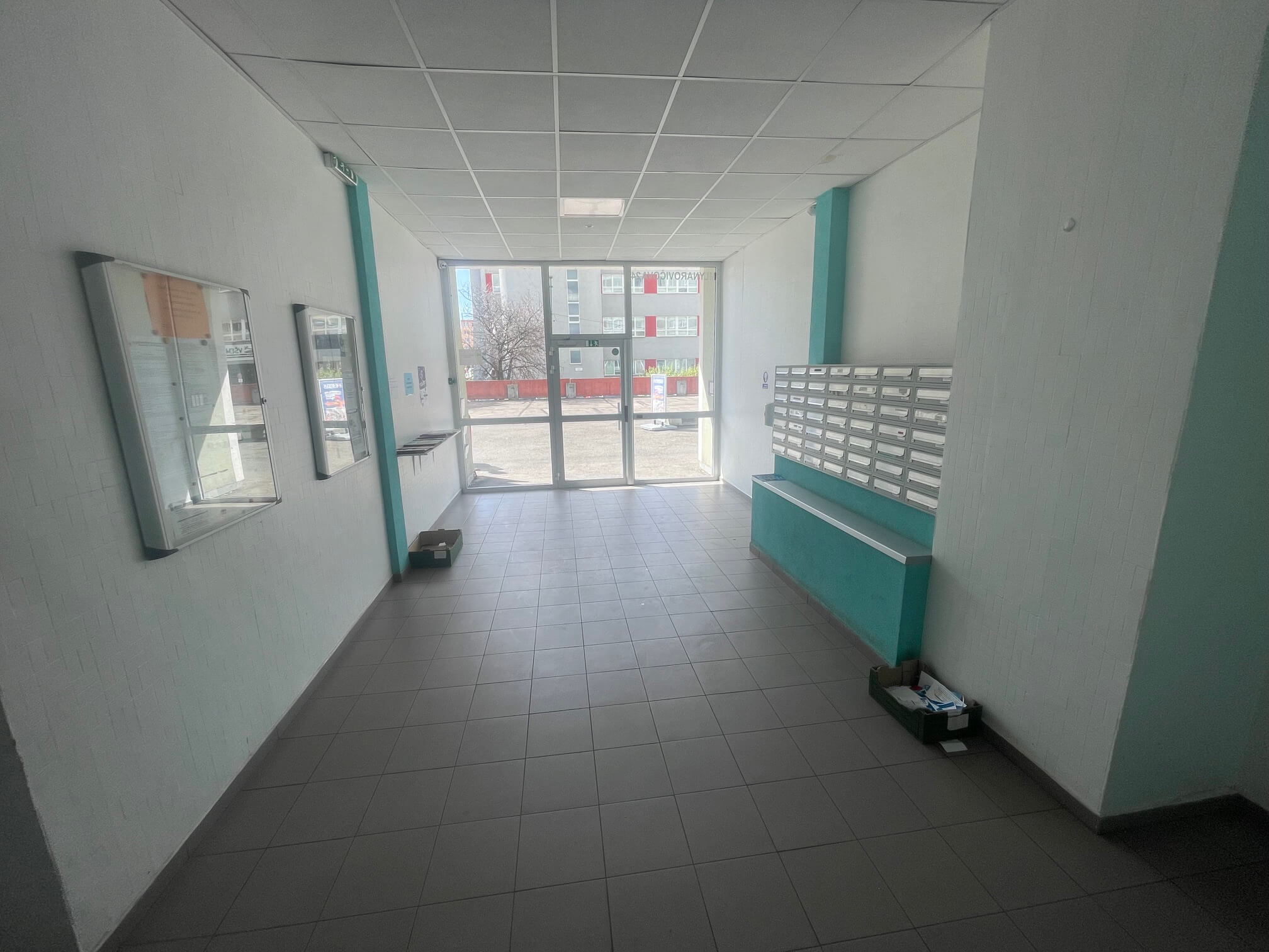 2 Garzónka, úžitková 44m2, 2 balkóny 10,20m2, Mlynarovičová, Pri červenej pošte, Trhovisku, Petržalka, Bratislava-21