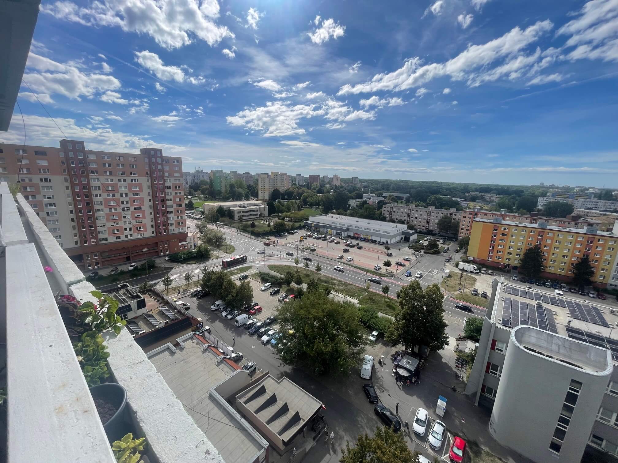 2 Garzónka, úžitková 44m2, 2 balkóny 10,20m2, Mlynarovičová, Pri červenej pošte, Trhovisku, Petržalka, Bratislava-31