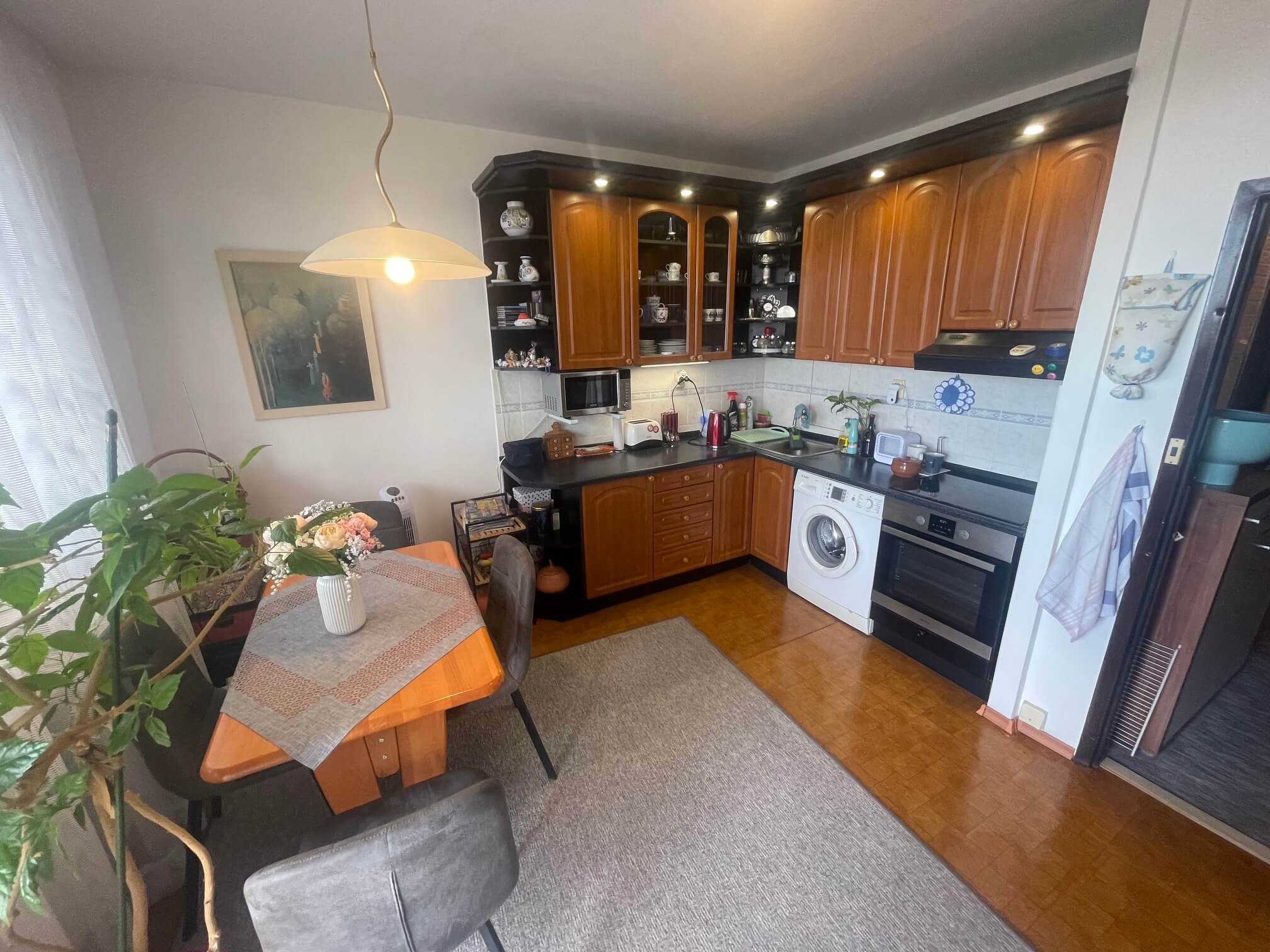 2 Garzónka, úžitková 44m2, 2 balkóny 10,20m2, Mlynarovičová, Pri červenej pošte, Trhovisku, Petržalka, Bratislava-9