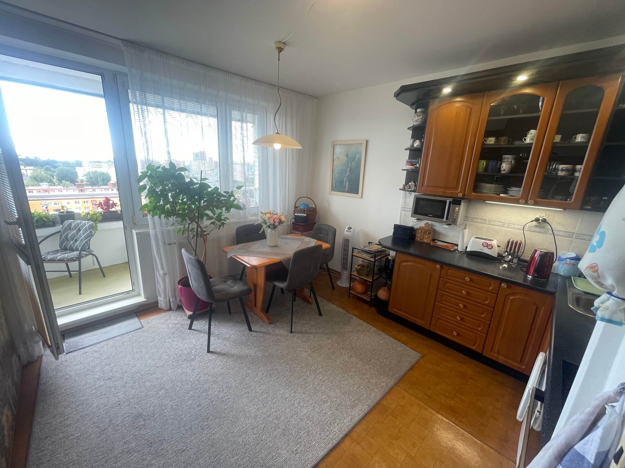 2 Garzónka, úžitková 44m2, 2 balkóny 10,20m2, Mlynarovičová, Pri červenej pošte, Trhovisku, Petržalka, Bratislava-8