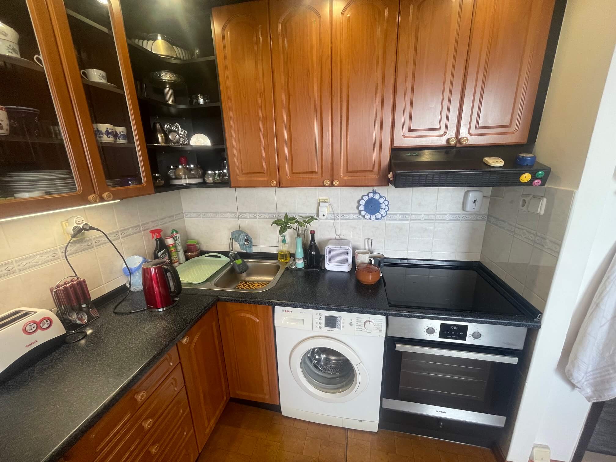 2 Garzónka, úžitková 44m2, 2 balkóny 10,20m2, Mlynarovičová, Pri červenej pošte, Trhovisku, Petržalka, Bratislava-6