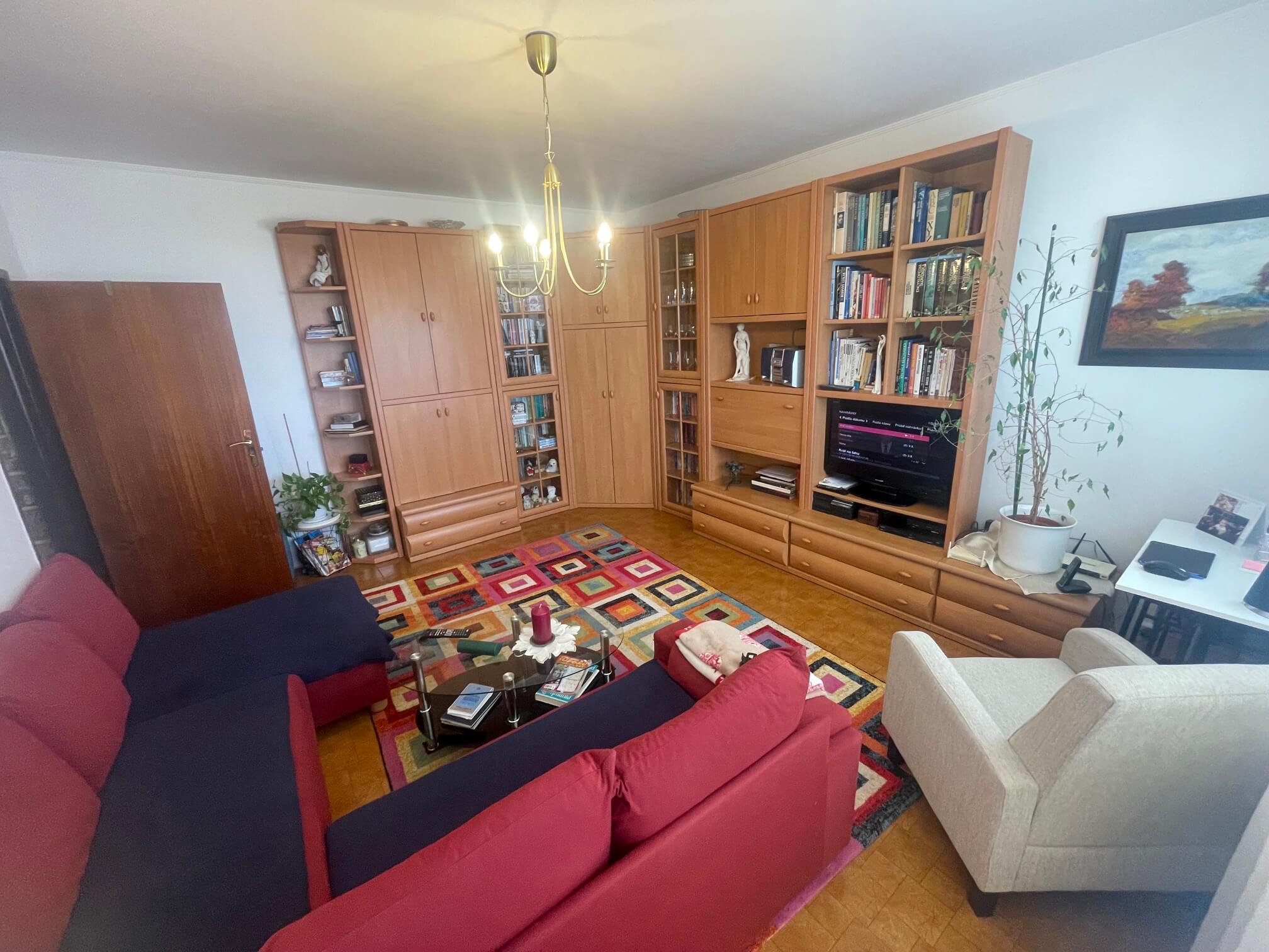 2 Garzónka, úžitková 44m2, 2 balkóny 10,20m2, Mlynarovičová, Pri červenej pošte, Trhovisku, Petržalka, Bratislava-4