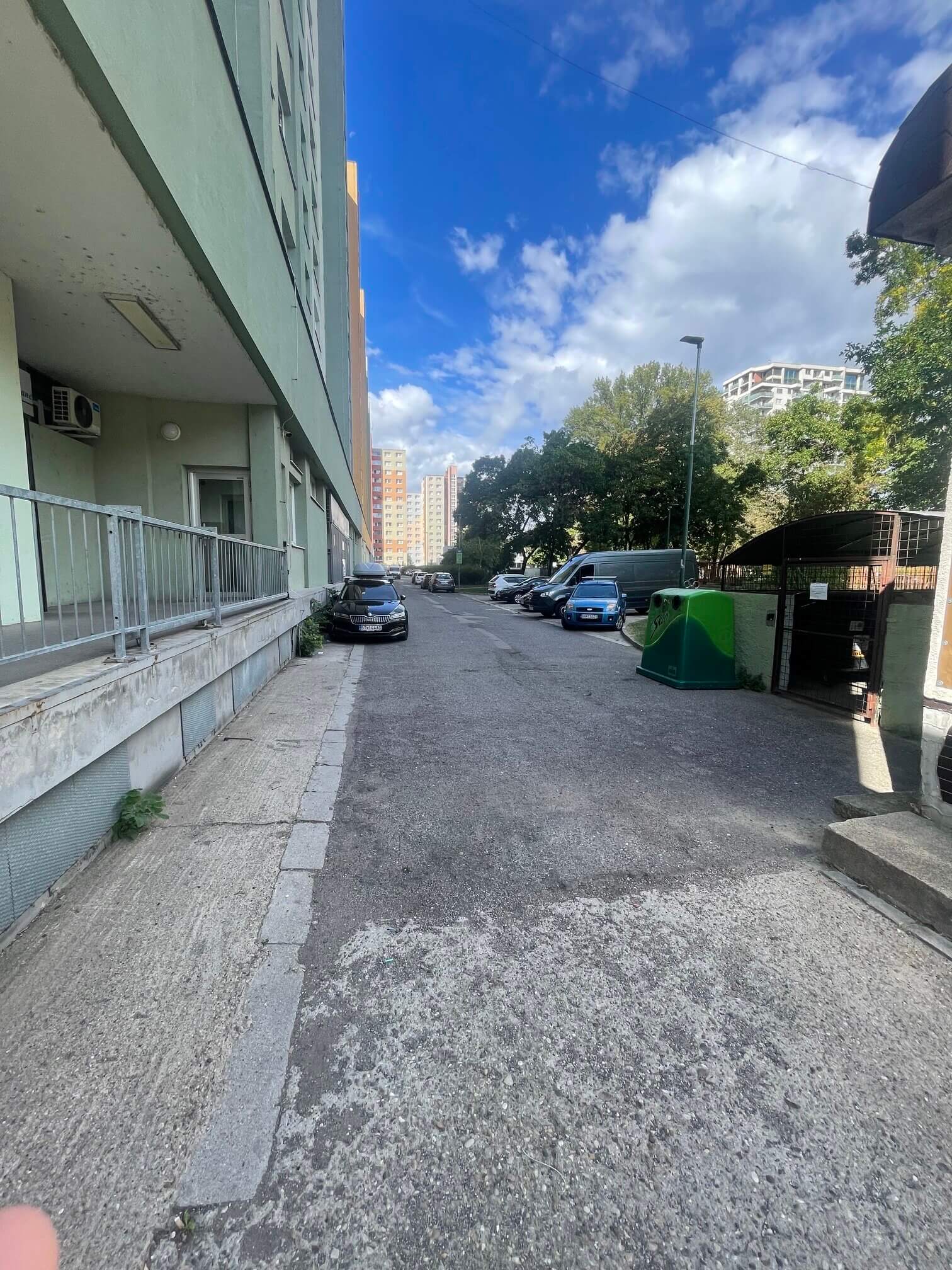 2 Garzónka, úžitková 44m2, 2 balkóny 10,20m2, Mlynarovičová, Pri červenej pošte, Trhovisku, Petržalka, Bratislava-28