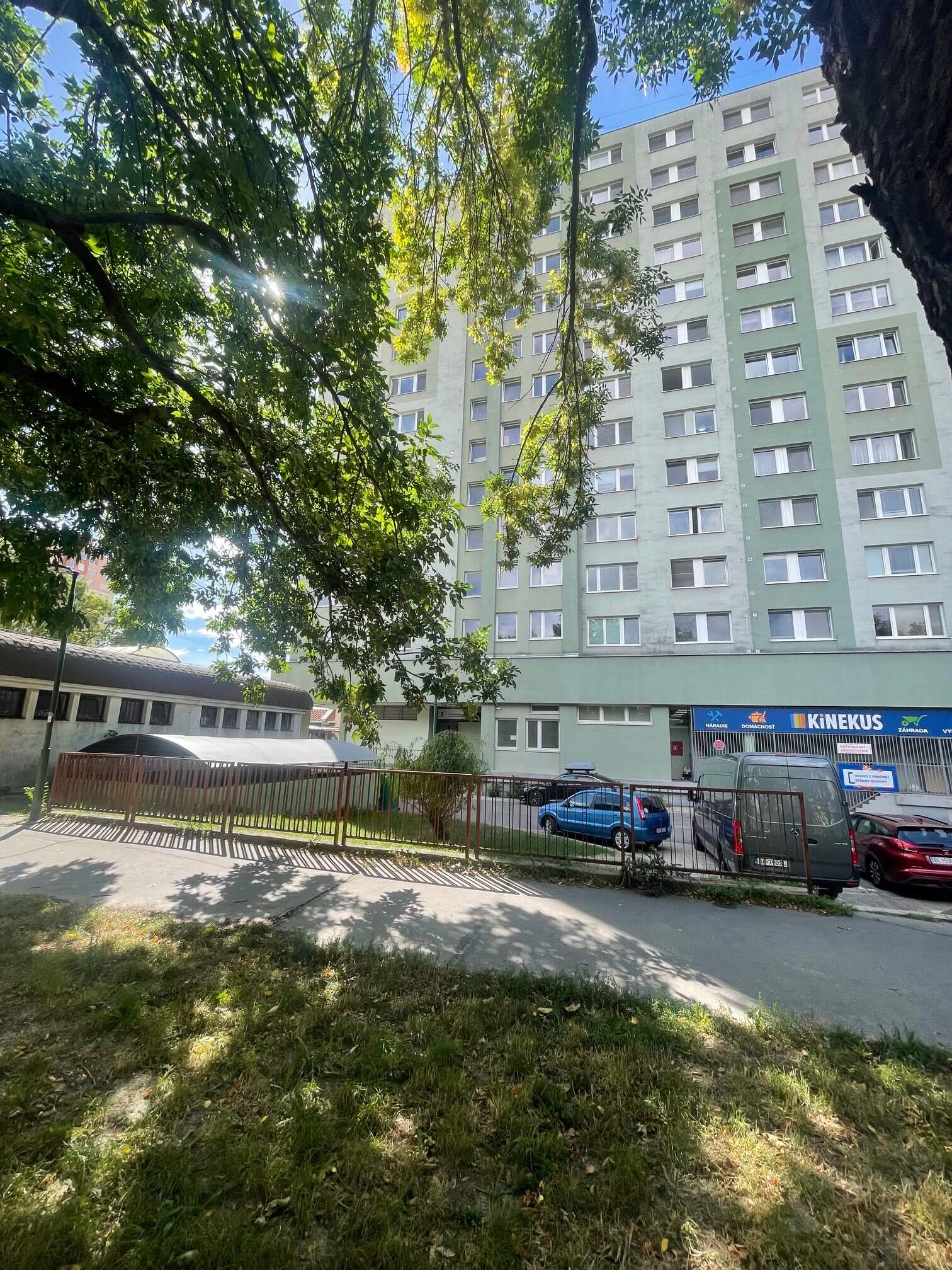 2 Garzónka, úžitková 44m2, 2 balkóny 10,20m2, Mlynarovičová, Pri červenej pošte, Trhovisku, Petržalka, Bratislava-27