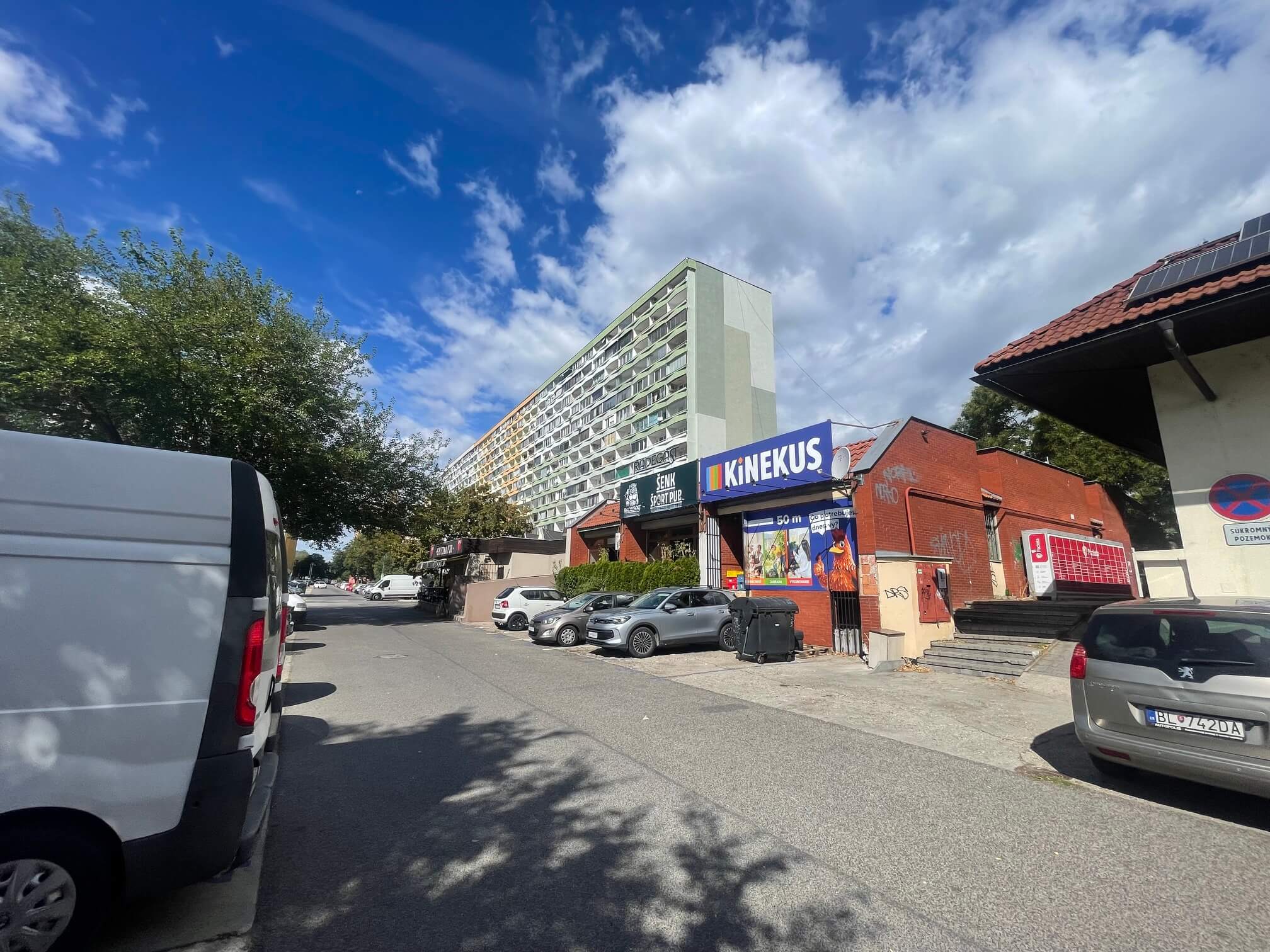 2 Garzónka, úžitková 44m2, 2 balkóny 10,20m2, Mlynarovičová, Pri červenej pošte, Trhovisku, Petržalka, Bratislava-25